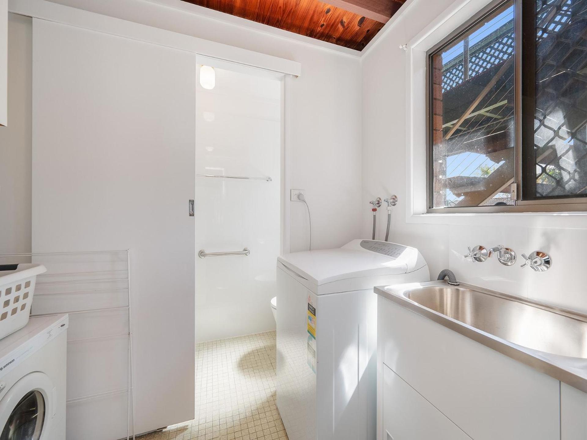 9 Rowell Street Battery Hill QLD