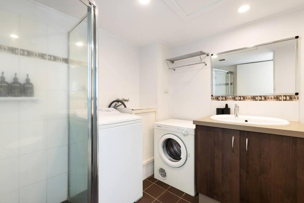 Absolute Beachfront Apartment 11B