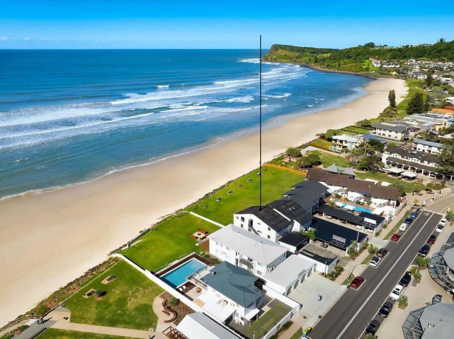 Absolute Beachfront Apartment 11B