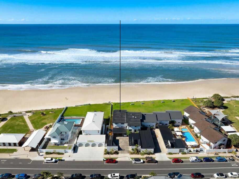 Absolute Beachfront Apartment 11B