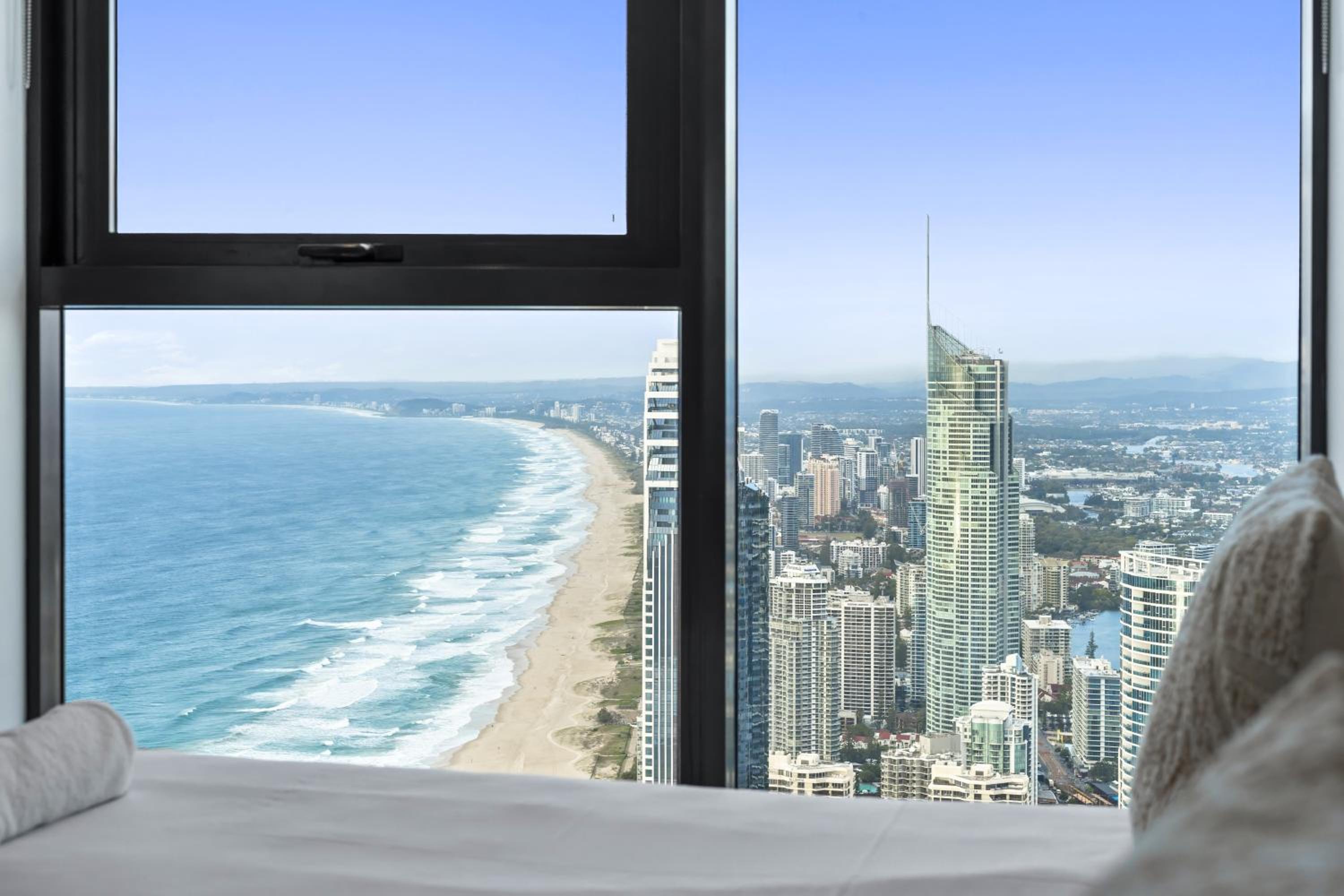 Oceans Suites - Q Stay