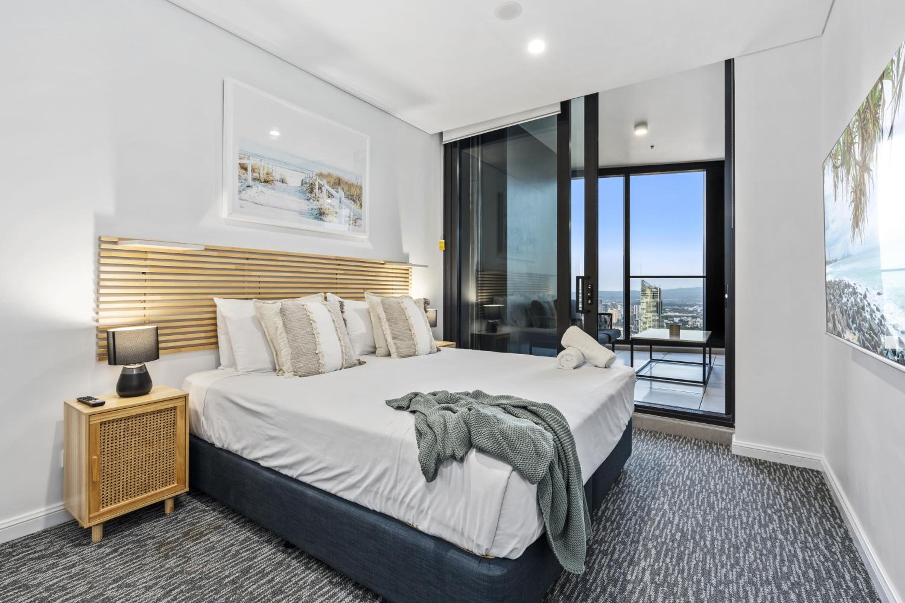 Oceans Suites - Q Stay