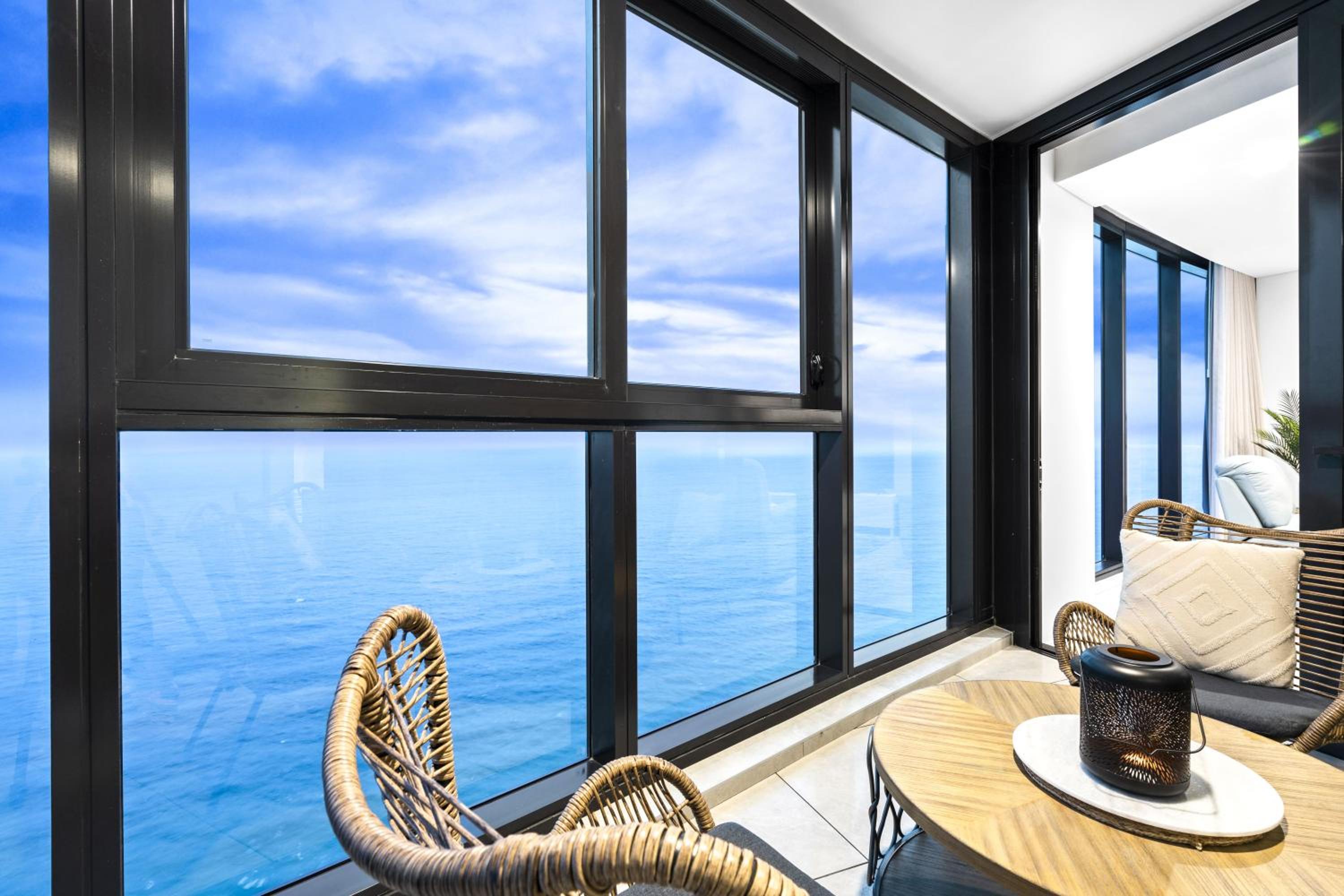 Oceans Suites - Q Stay