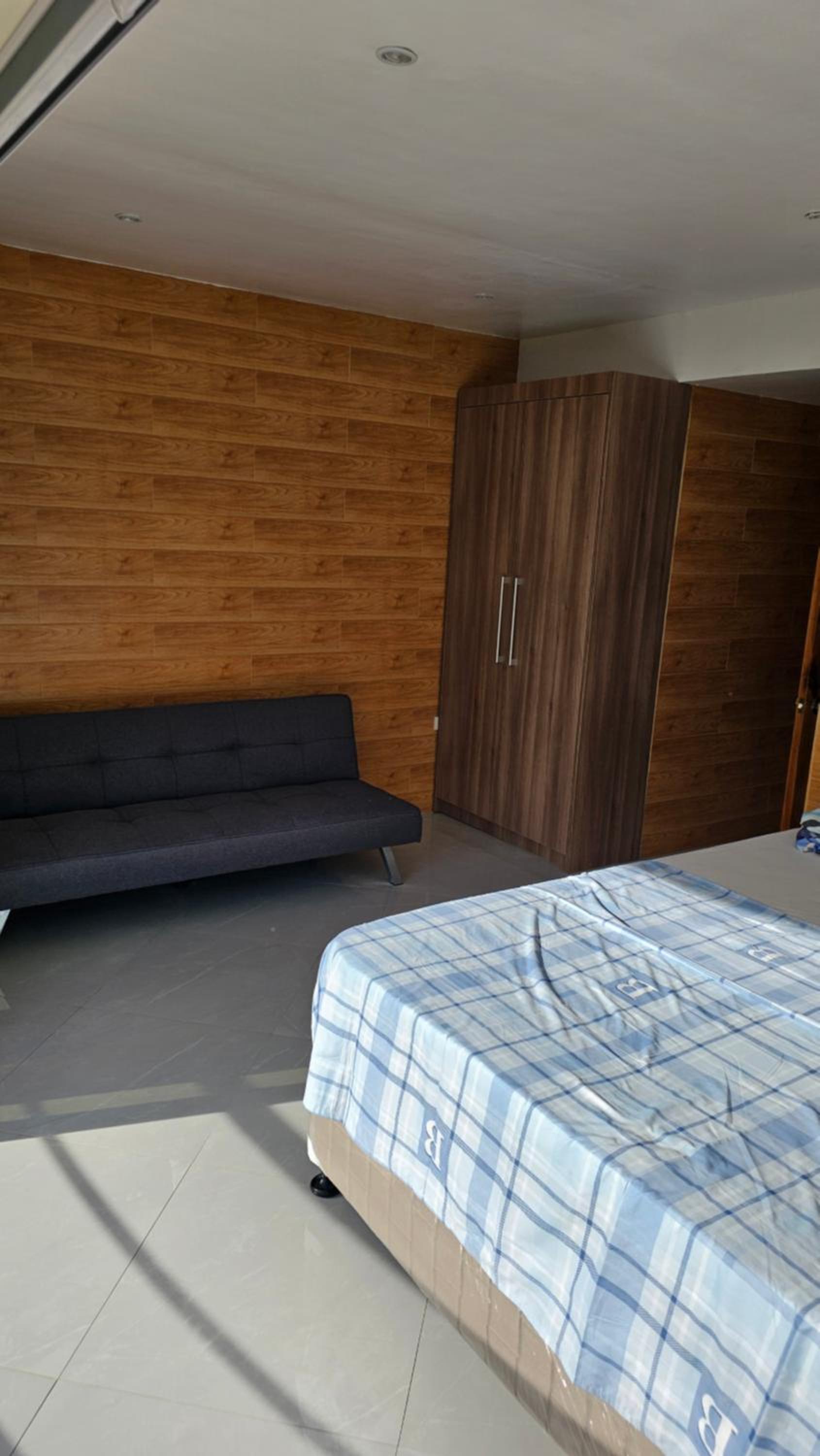 Lydia's House, Samal beach front apartments