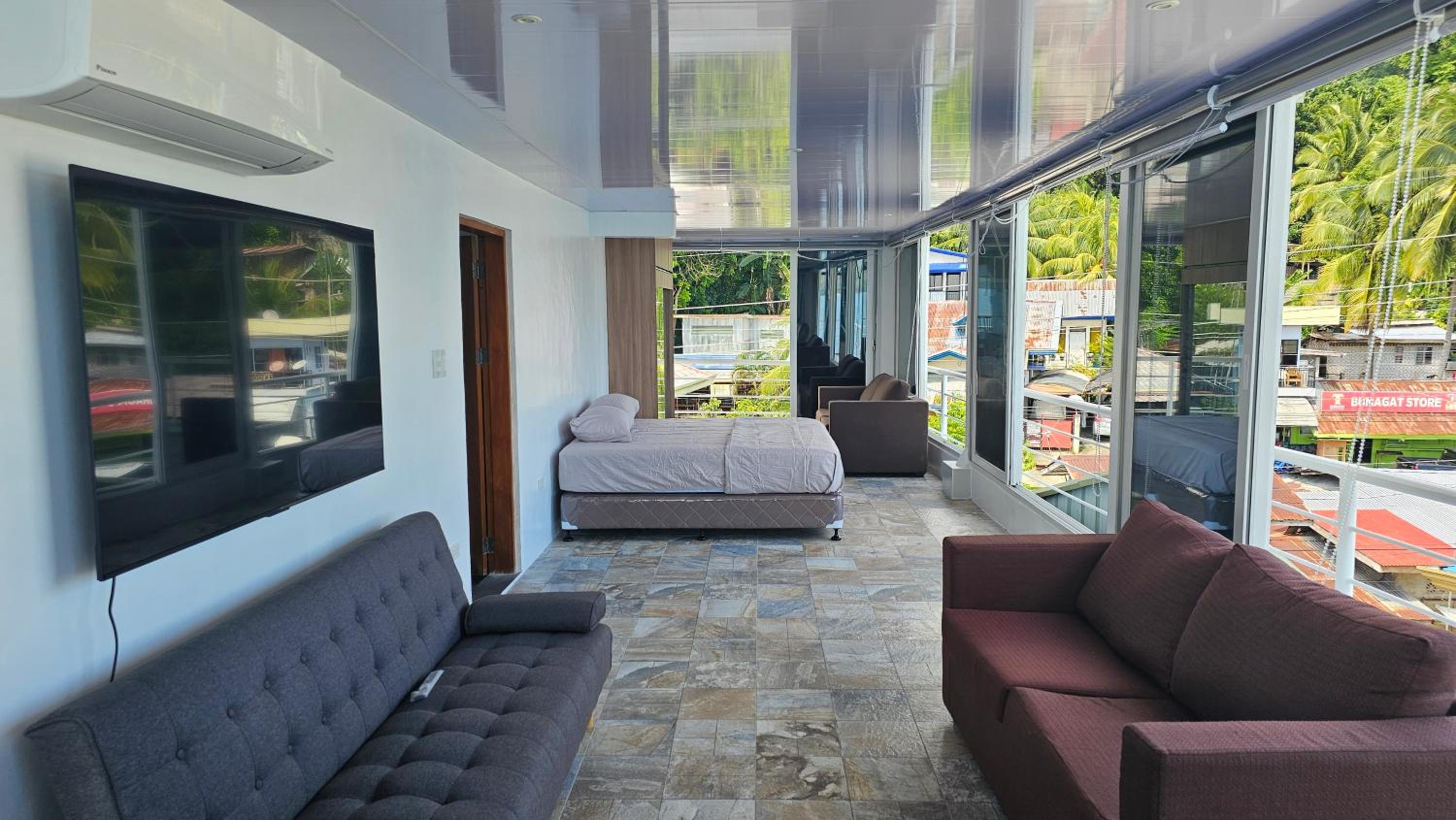 Lydia's House, Samal beach front apartments
