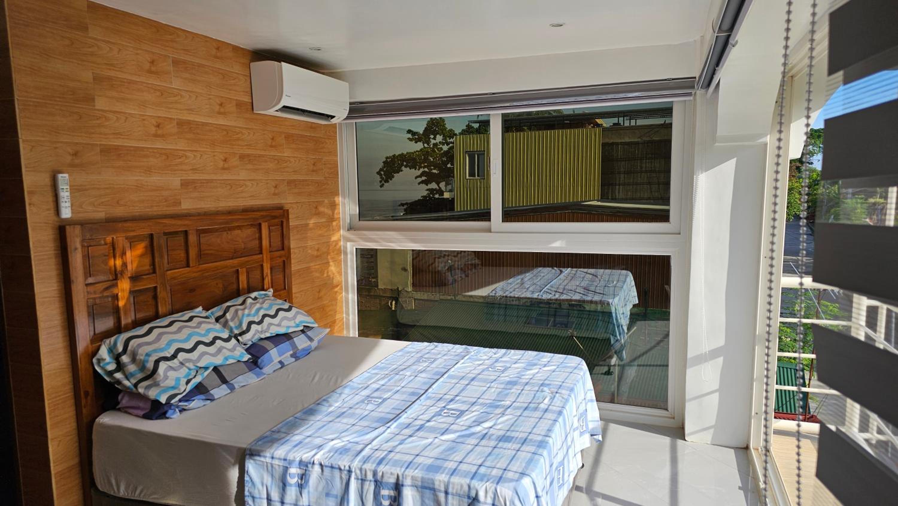 Lydia's House, Samal beach front apartments
