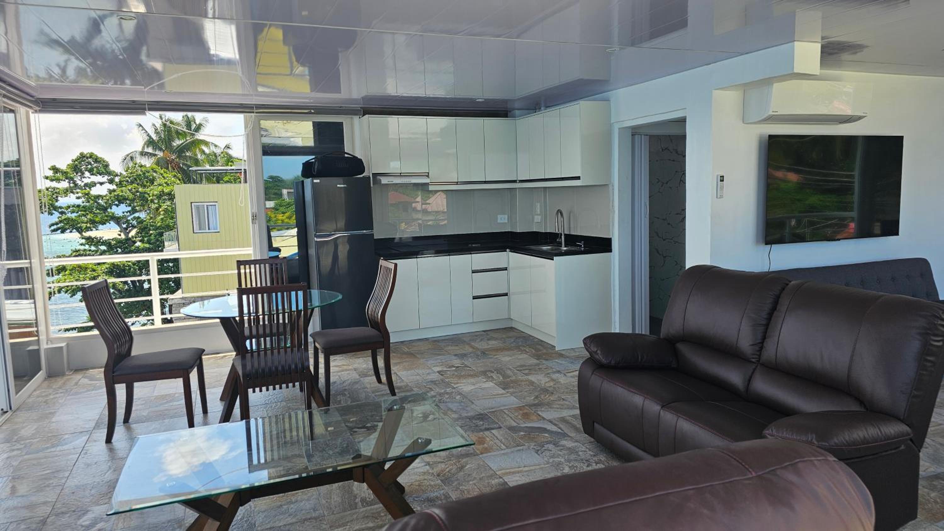 Lydia's House, Samal beach front apartments