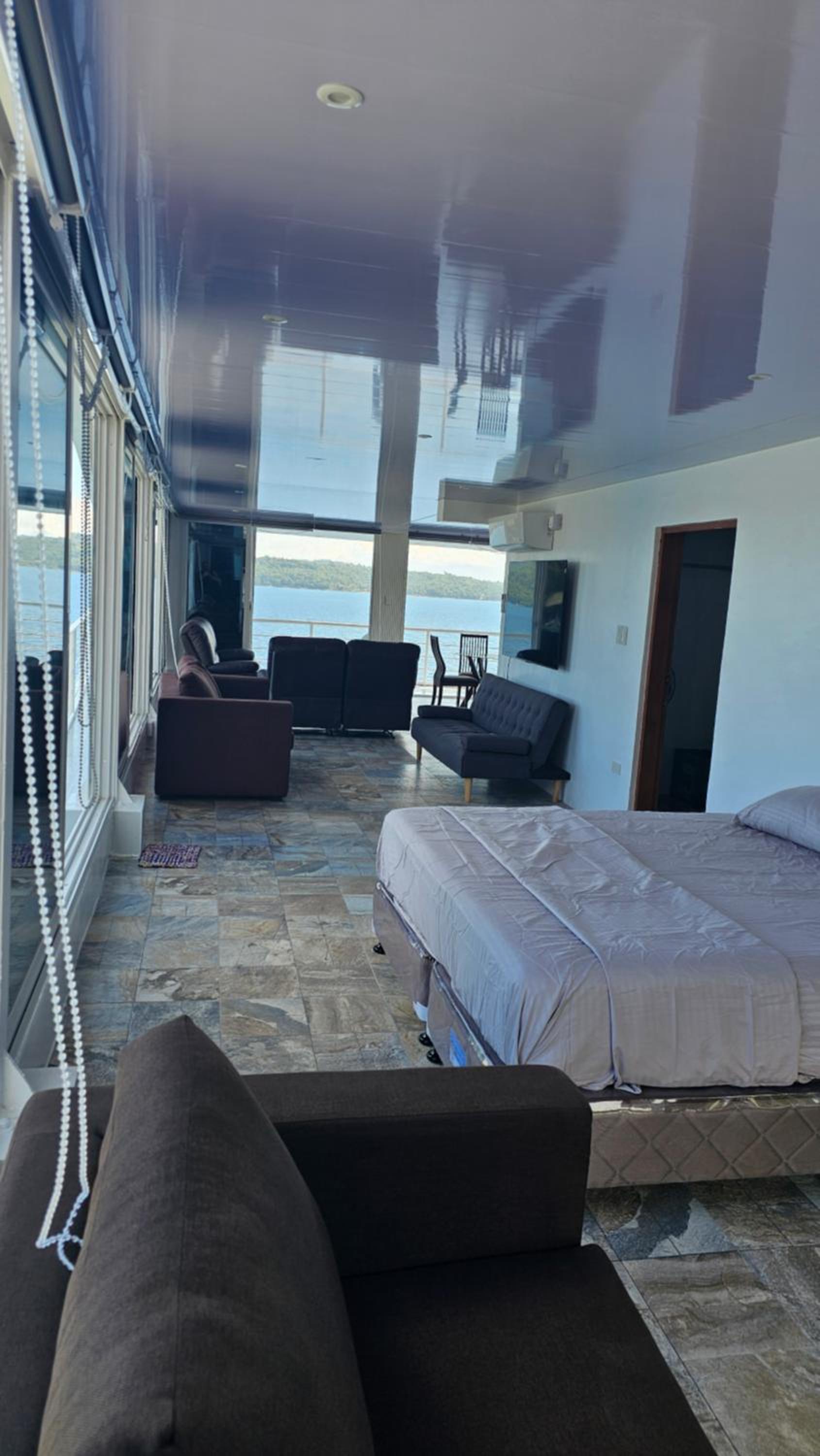 Lydia's House, Samal beach front apartments