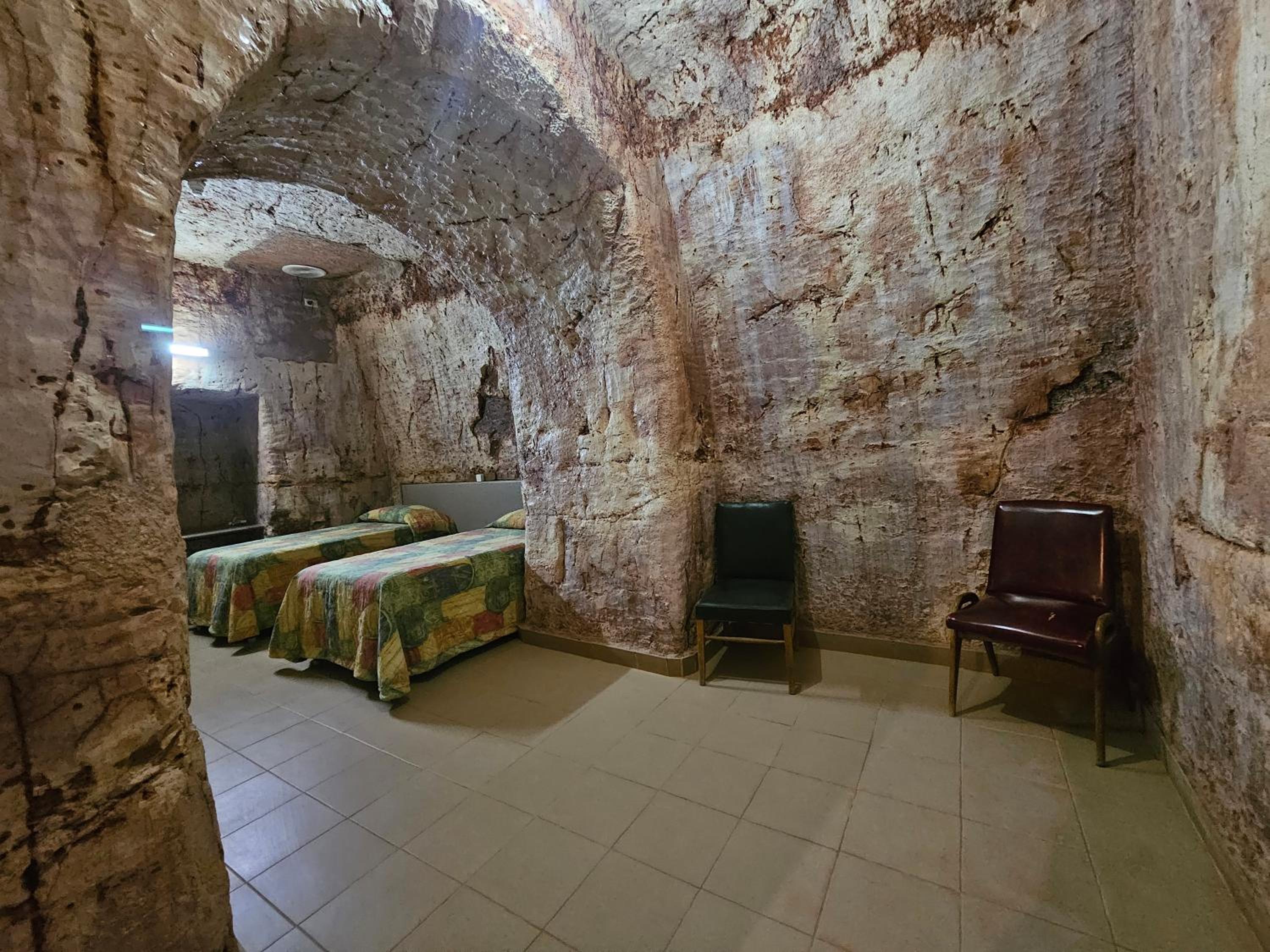 Radeka Downunder Underground Motel