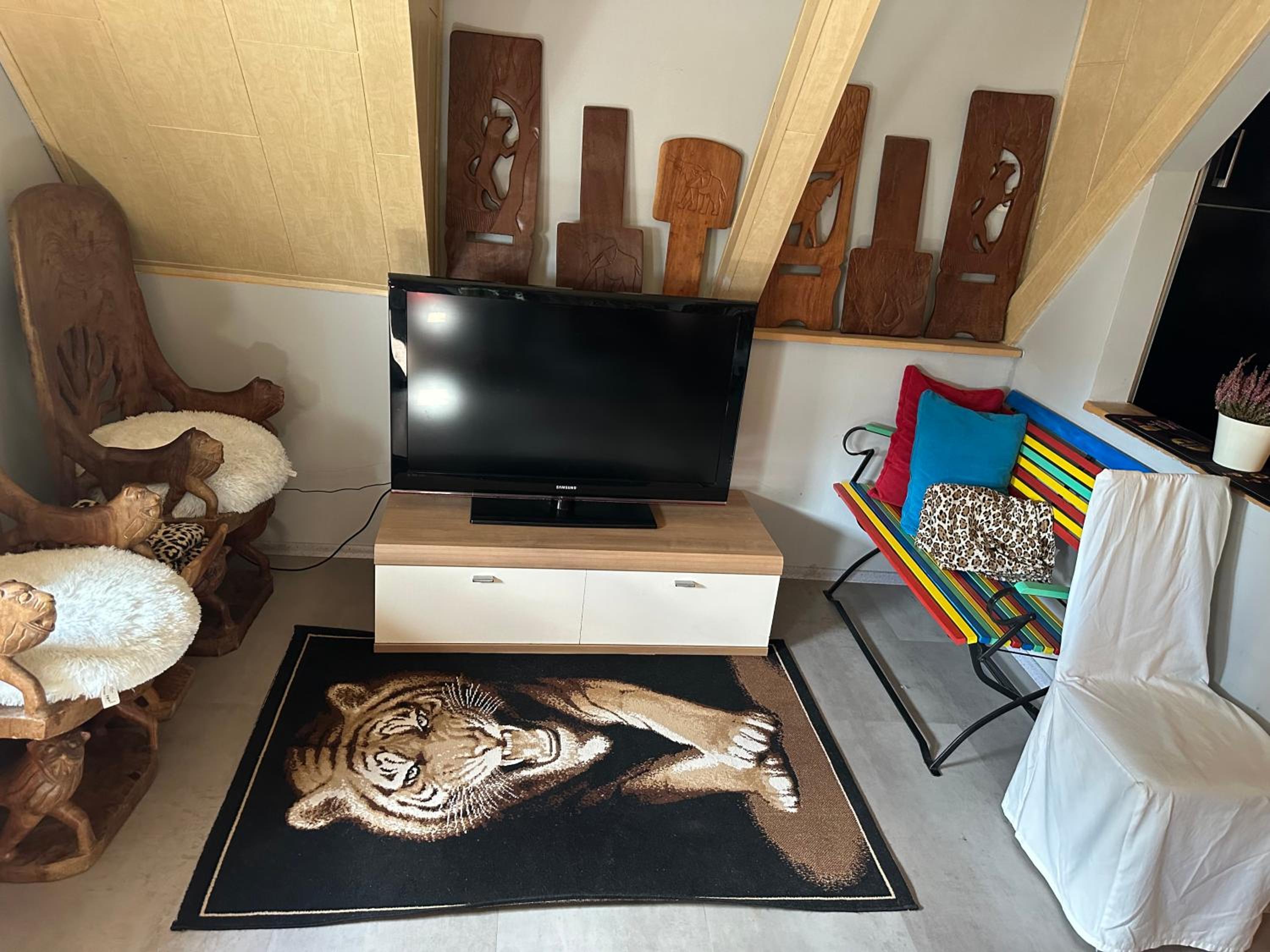 Ferien & Monteur Wohnung 1 - Little Afrika Extensive 5 Zimmer Wohnung