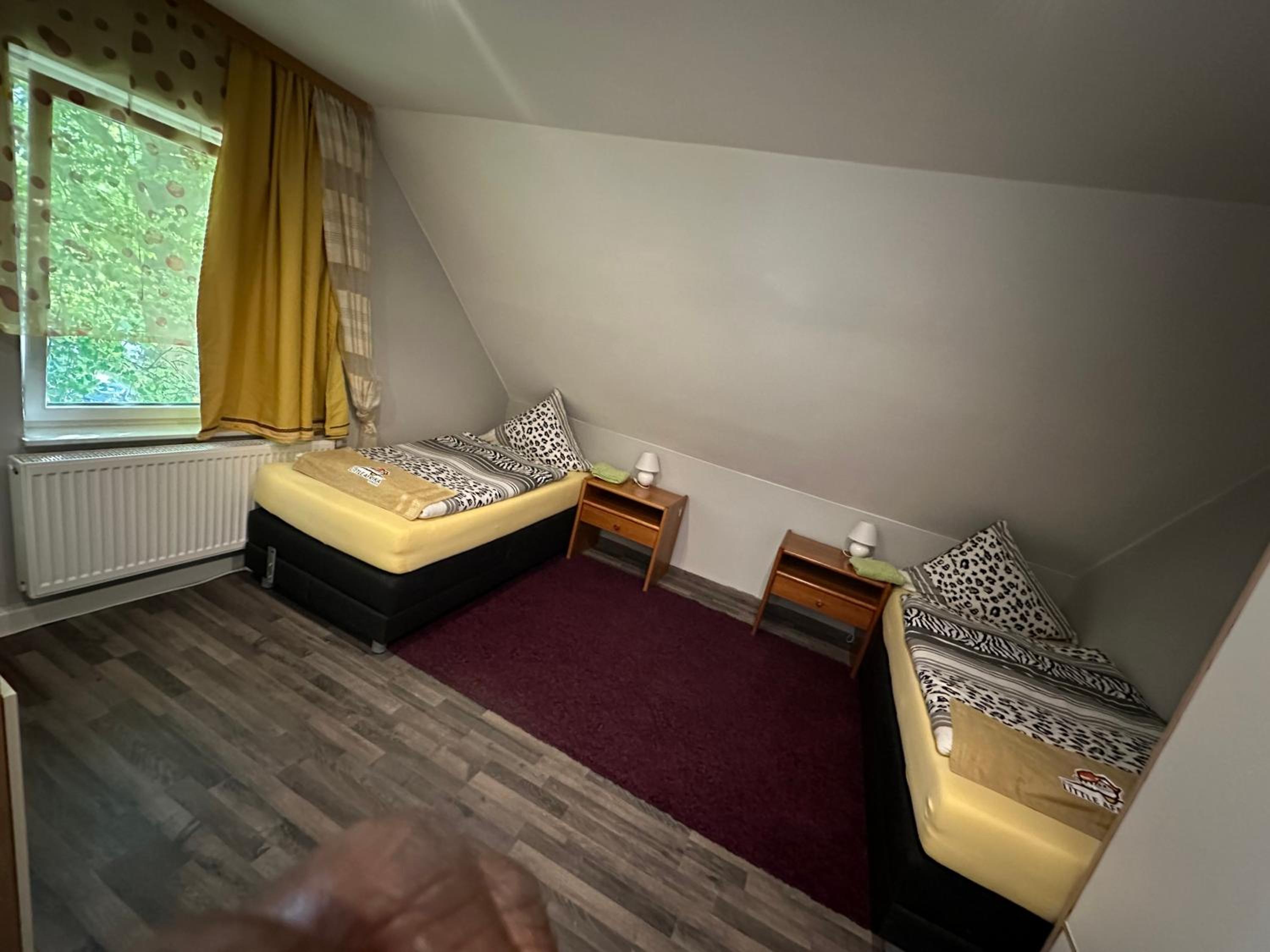 Ferien & Monteur Wohnung 1 - Little Afrika Extensive 5 Zimmer Wohnung