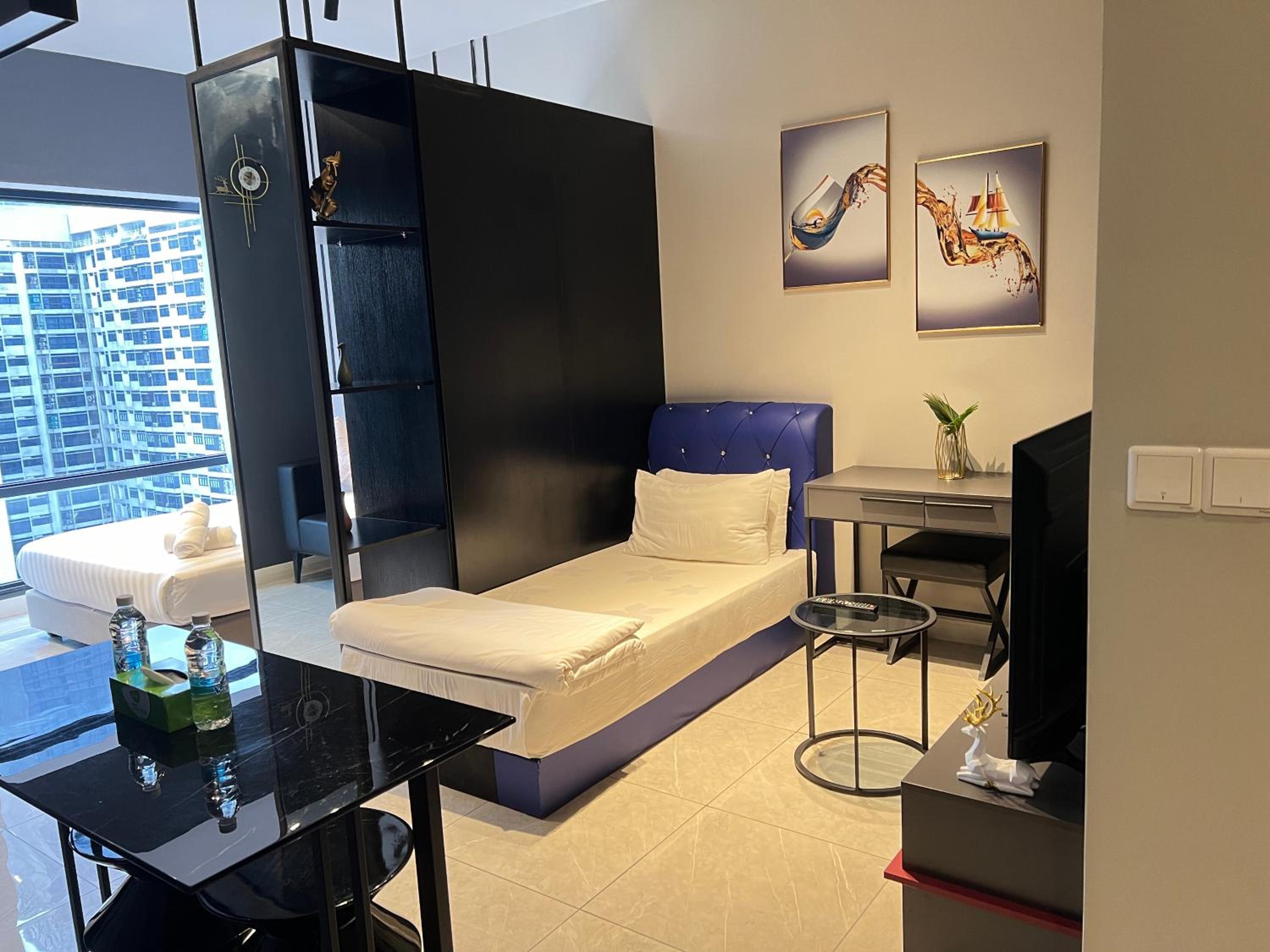 Axon suites Bukit bintang Rooftop Swimming pool