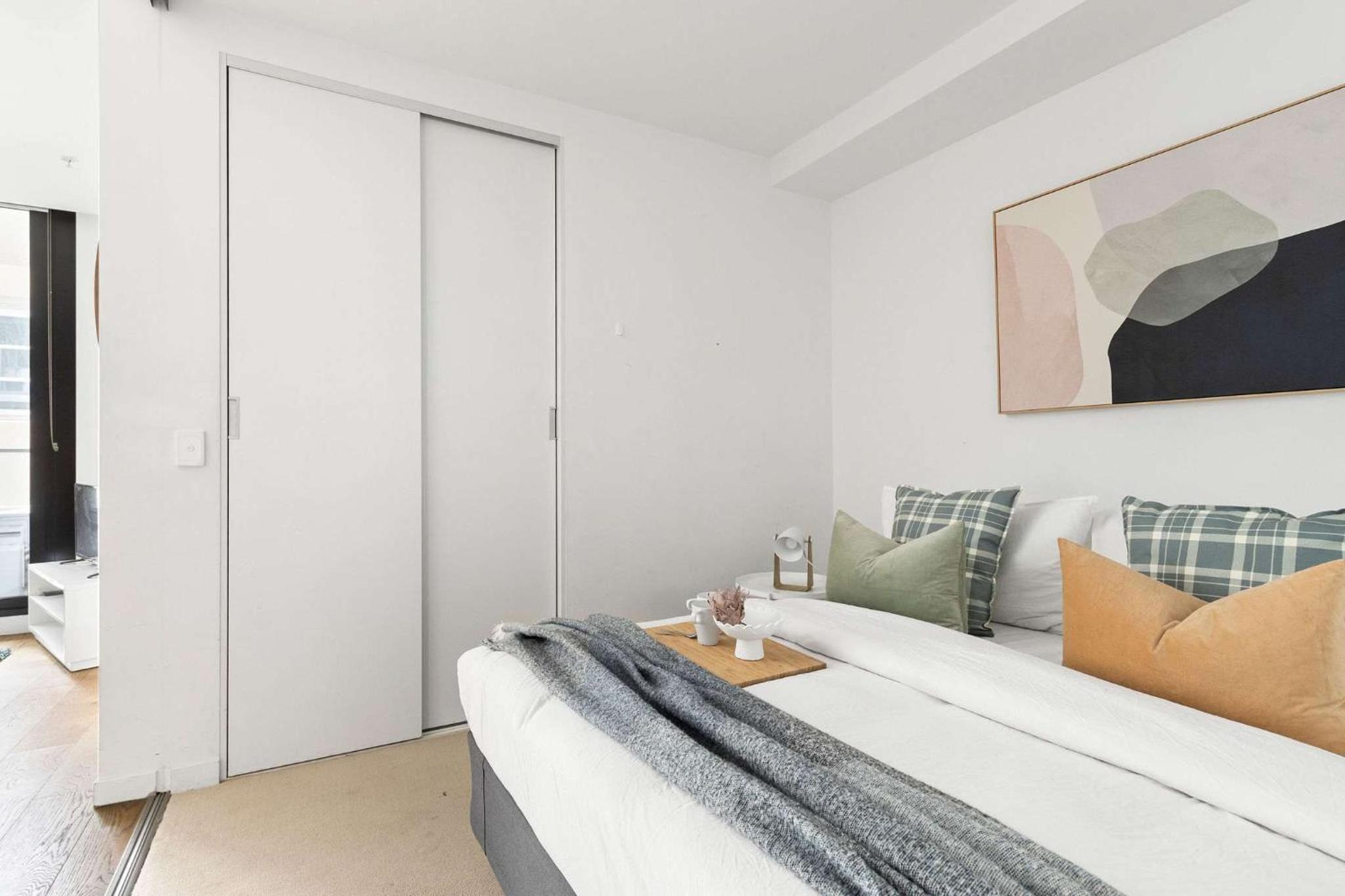 A Stylish & Comfy 2BR Apt Near Southern Cross