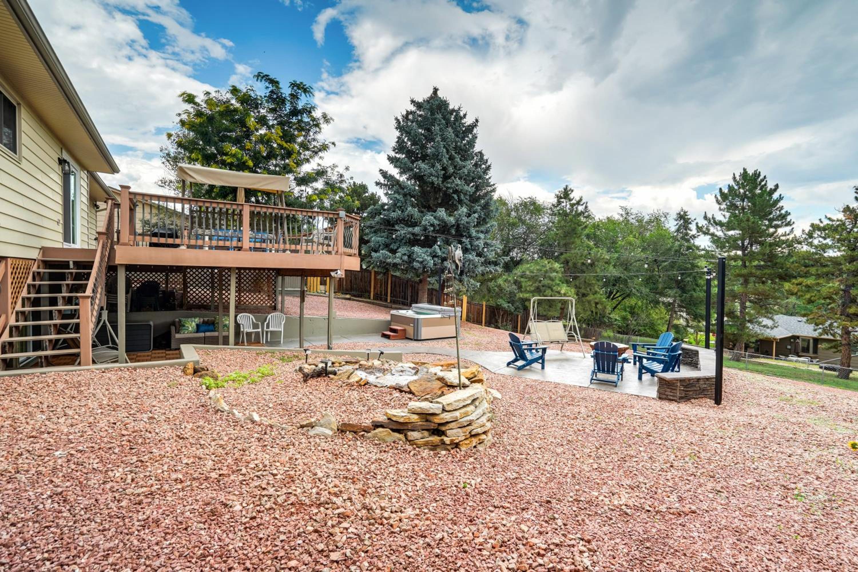 Luxury 5BD Retreat Hot Tub Fire Table Mtn Views view 5