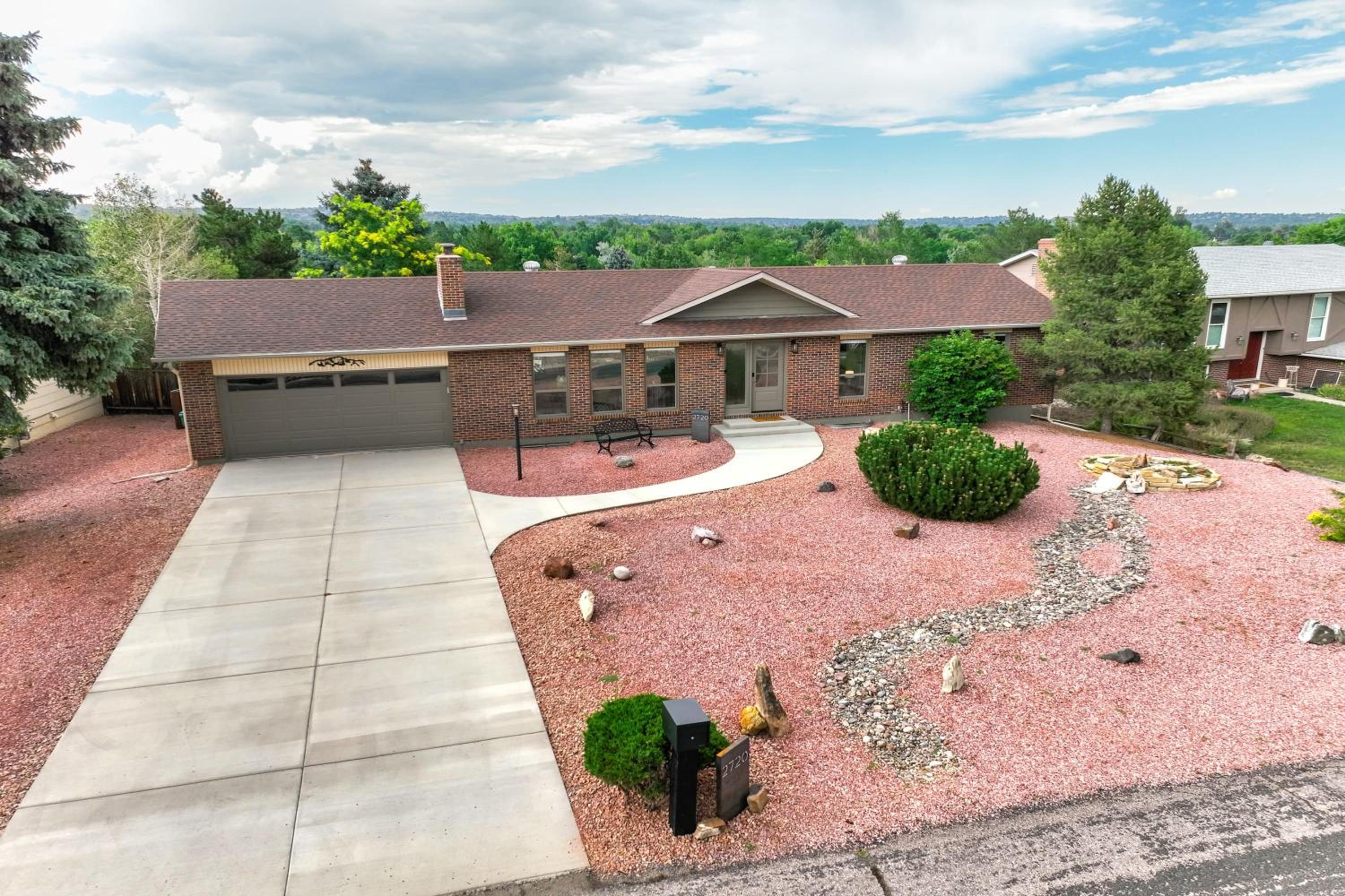 Luxury 5BD Retreat Hot Tub Fire Table Mtn Views view 3