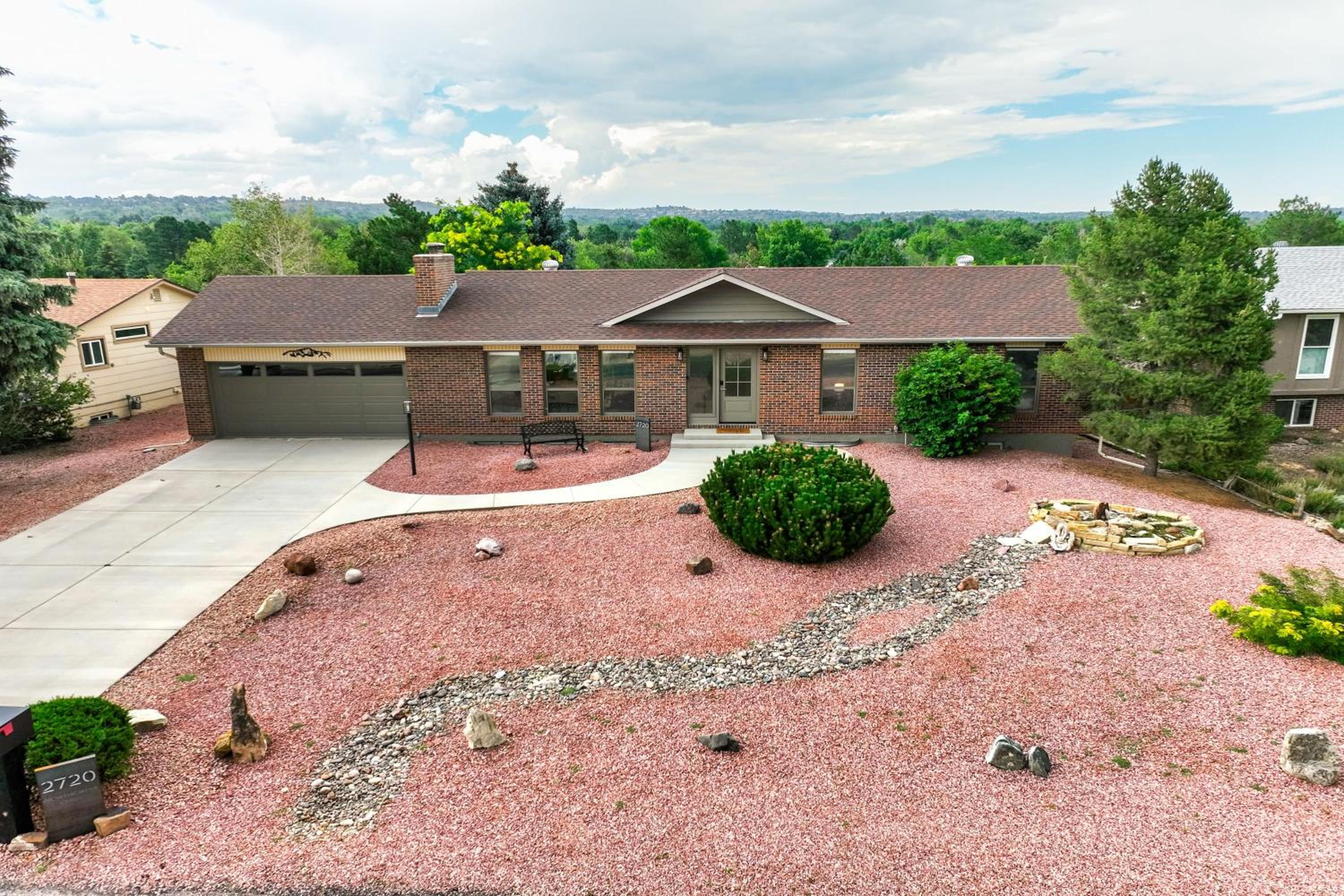 Luxury 5BD Retreat Hot Tub Fire Table Mtn Views view 4