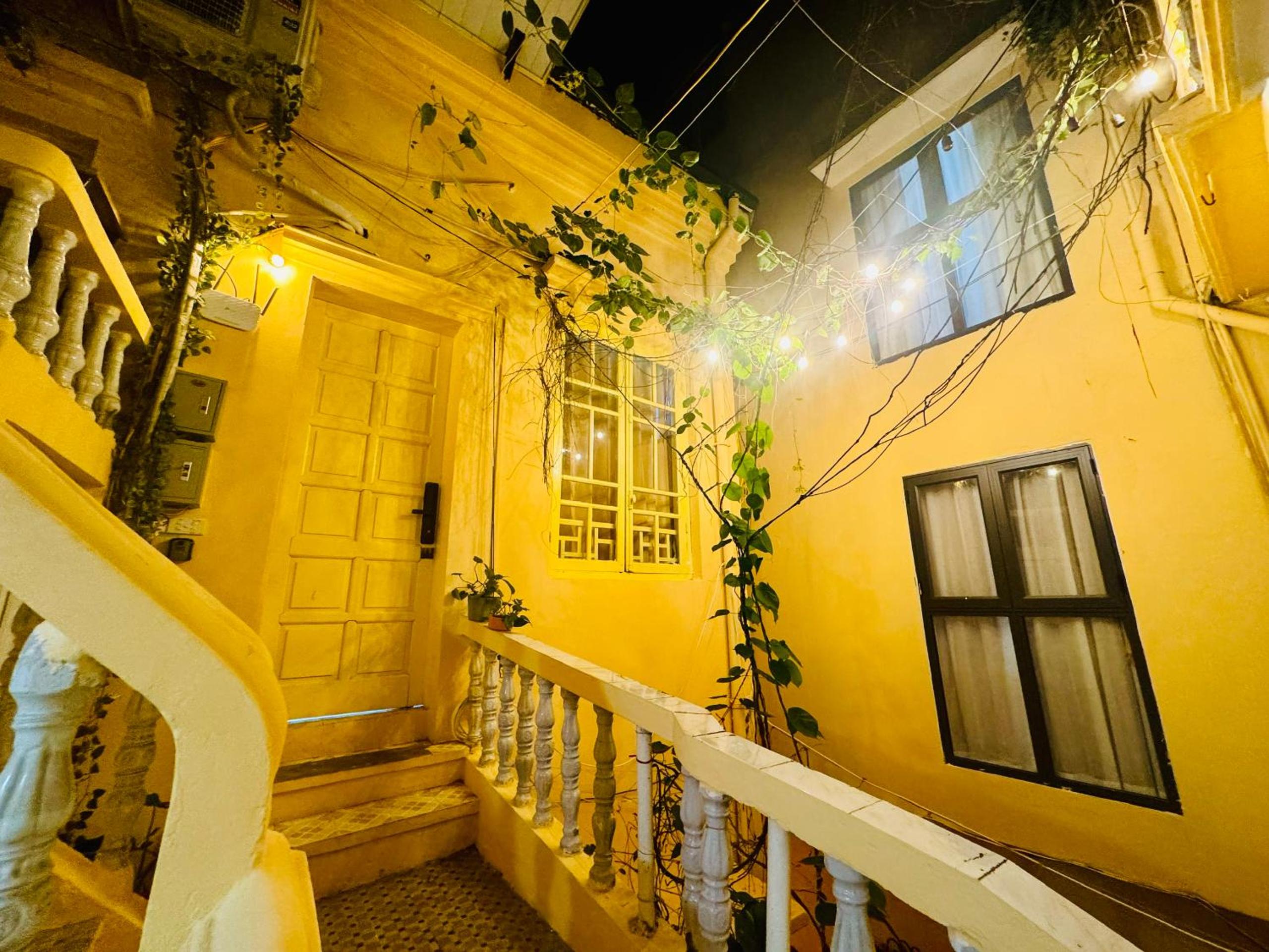Azalea Apartment