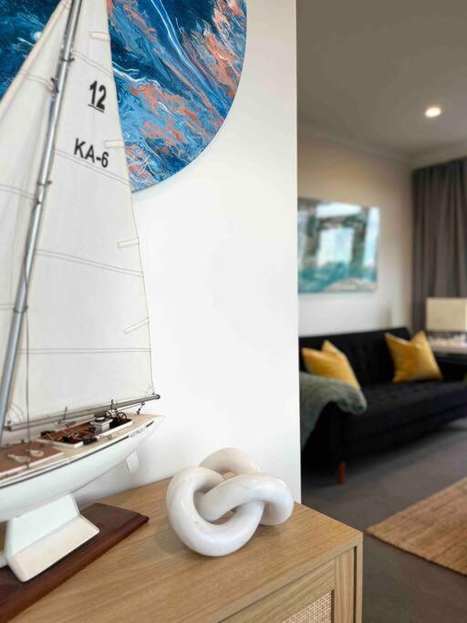 Penthouse in Sandringham with panoramic bay views