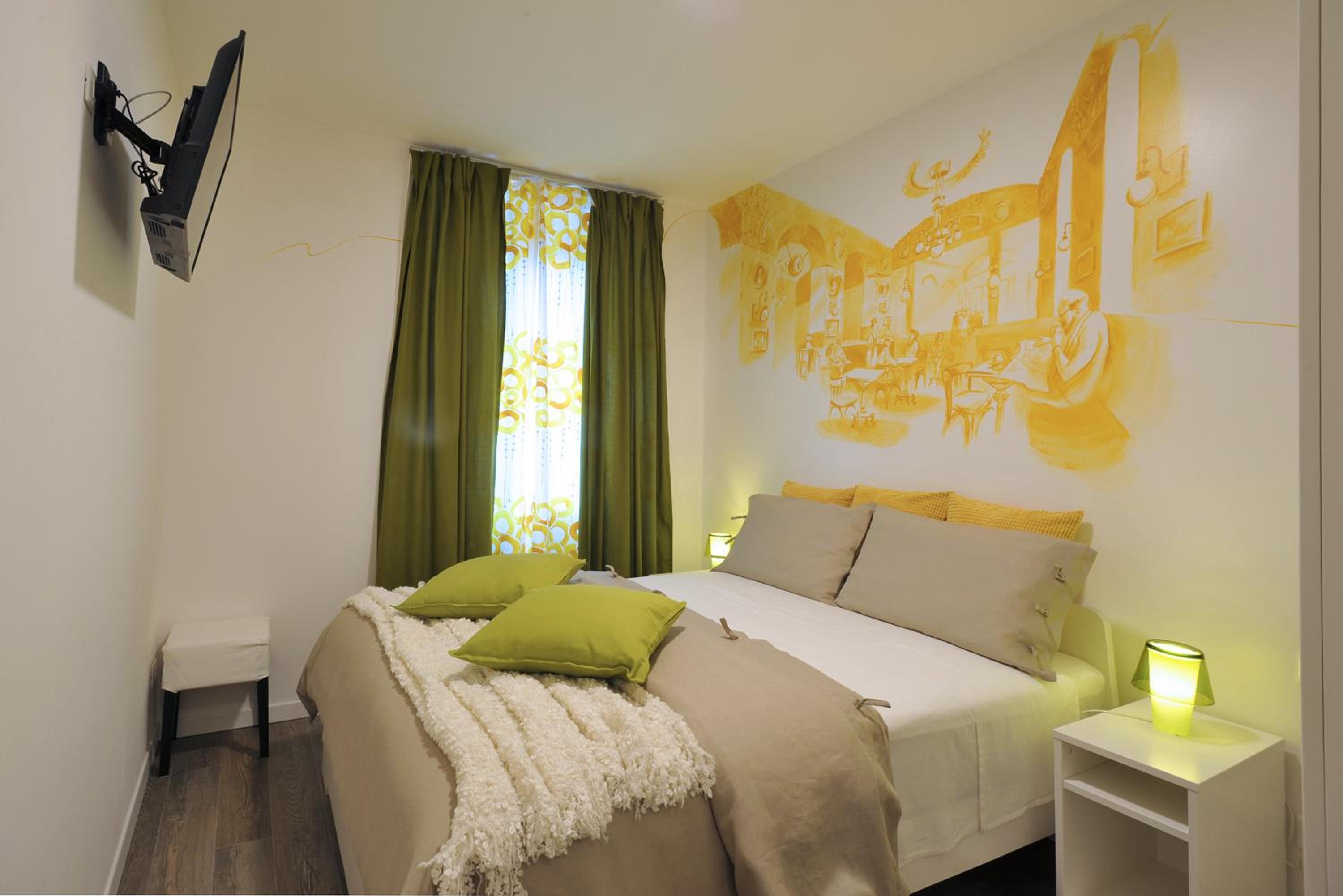 hotel room