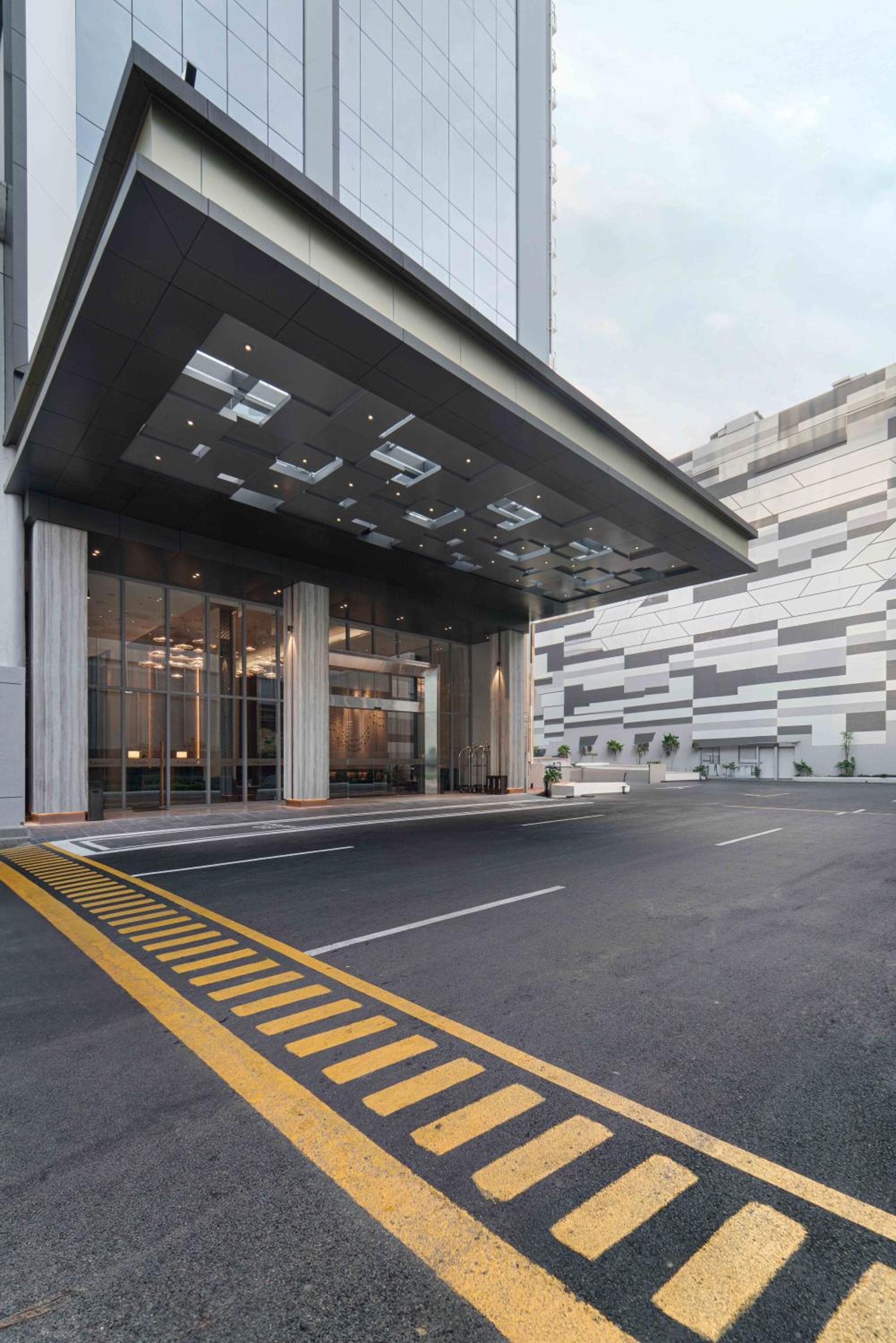 Hotel Oakwood Hotel & Apartments Grand Batam - Image 1