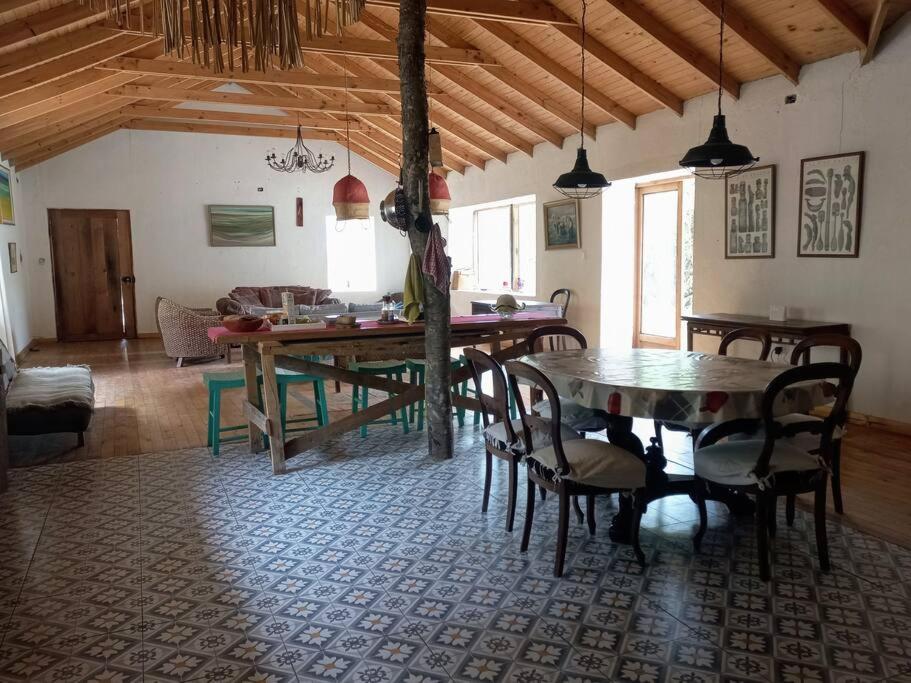 Spacious and comfy country house for friends