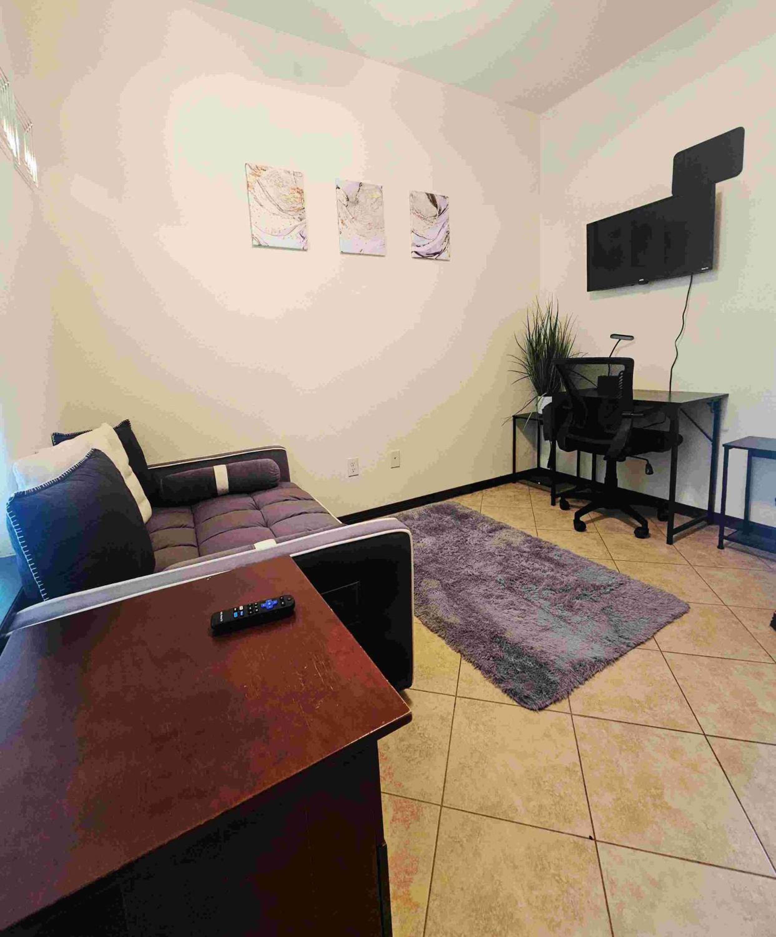 Apartment near University view 5