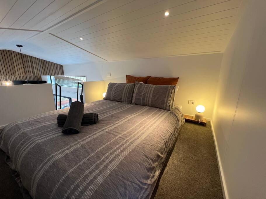Wanaka Vacations - Alpine Chalet - views, fire-pit, central, cosy - Property Image 5