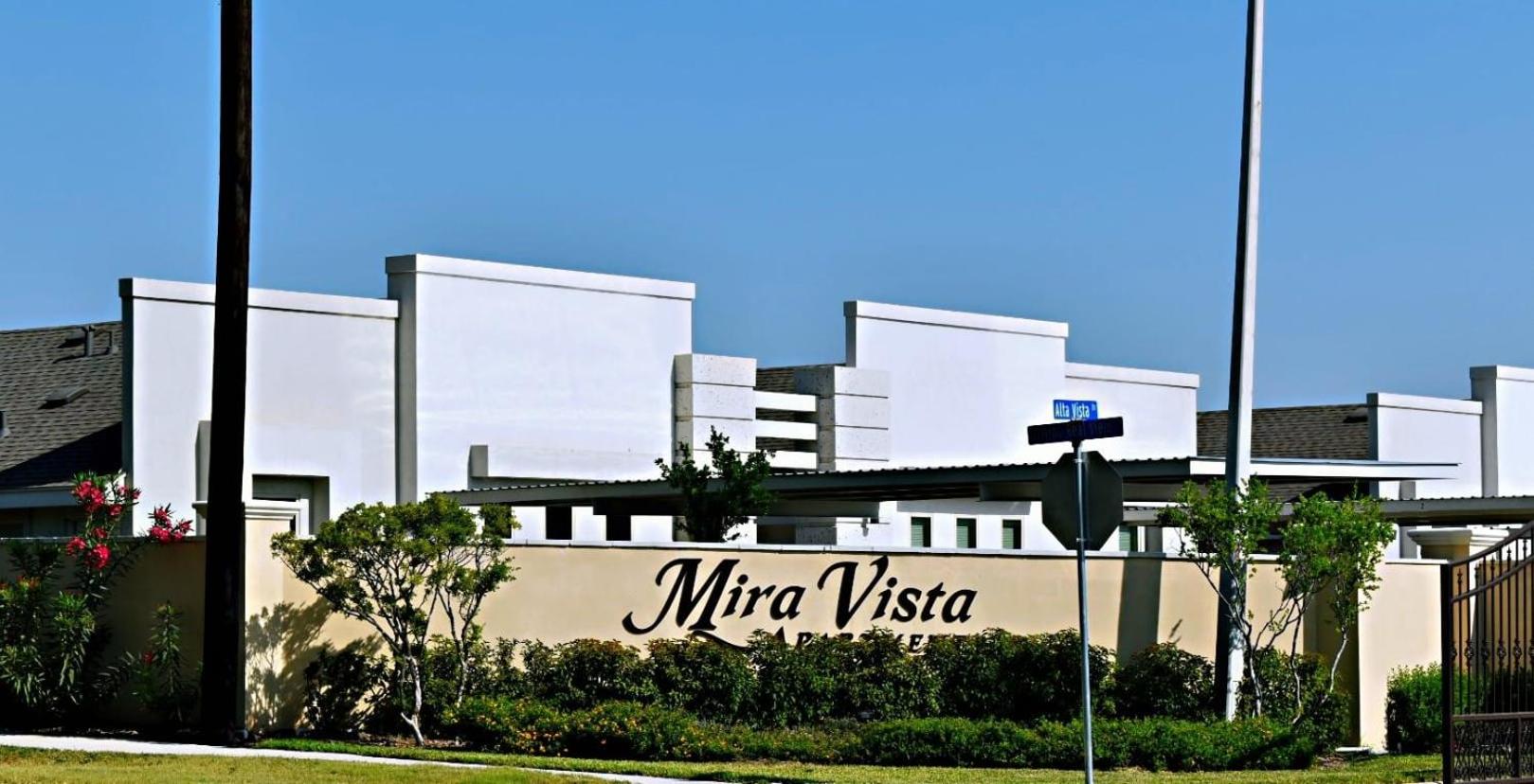 Beautiful apartment 9 min to Mercedes outlets