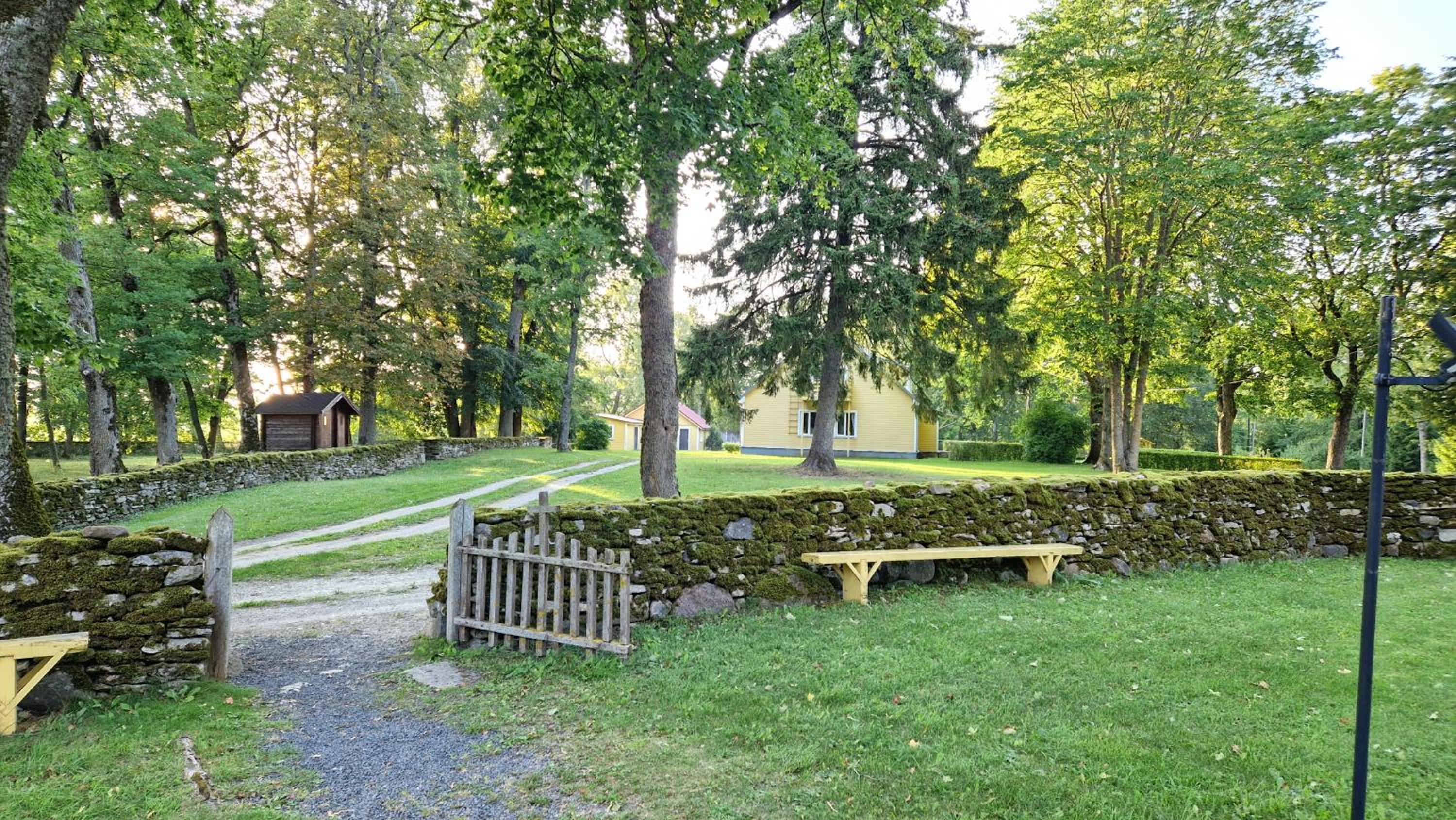 Püha Guesthouse