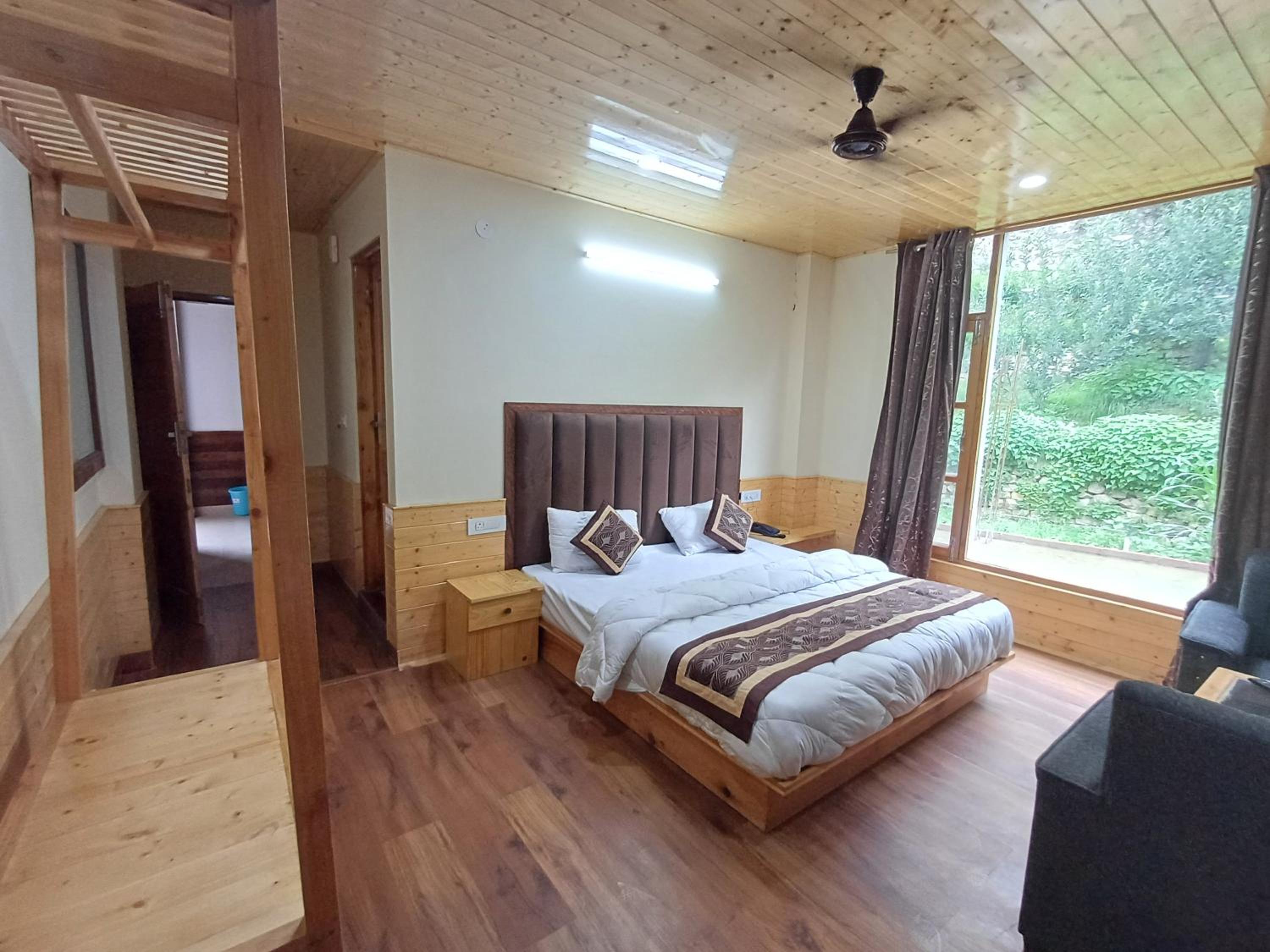 Hotel Triengle Hights