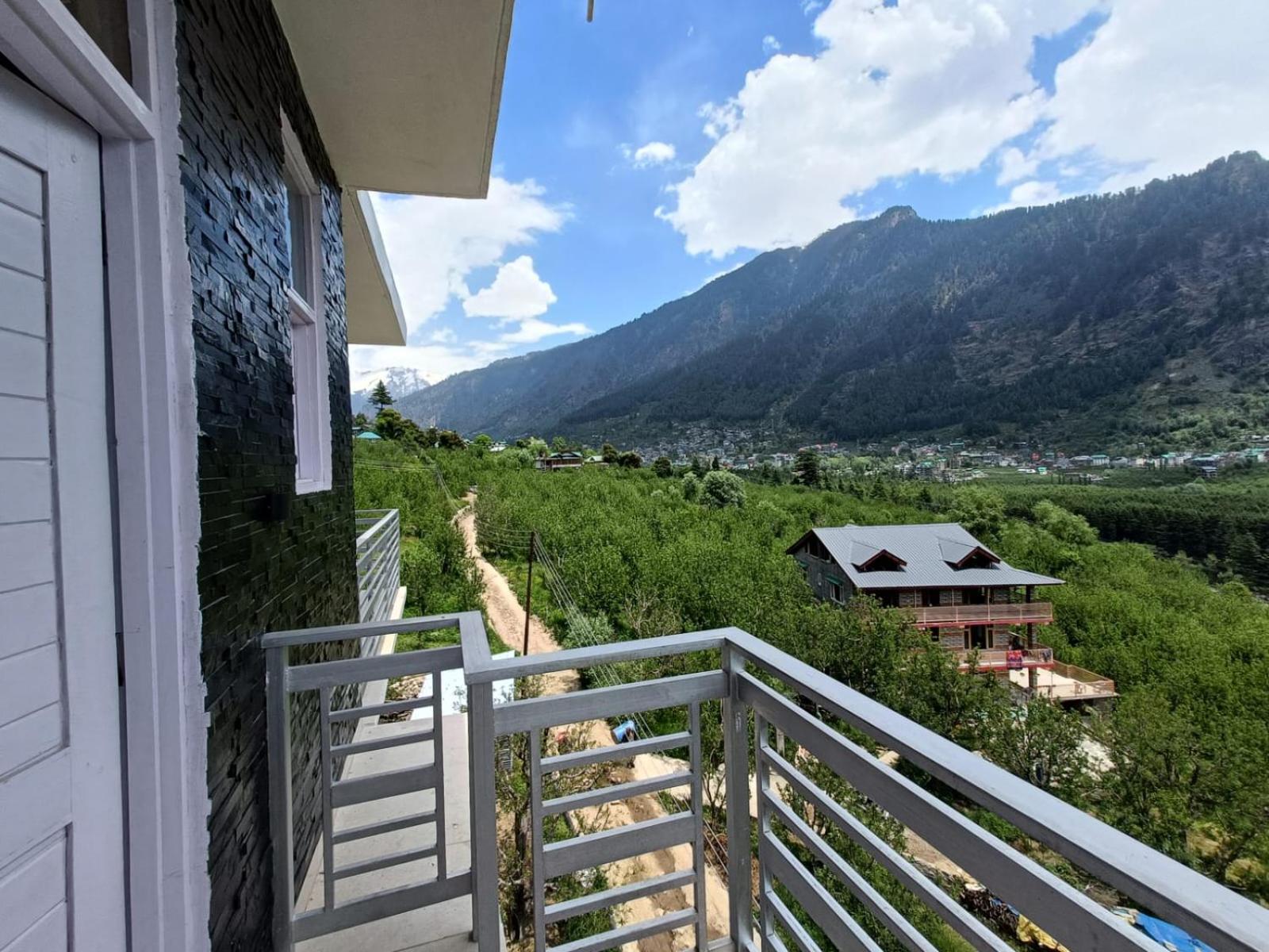 Hotel Triengle Hights