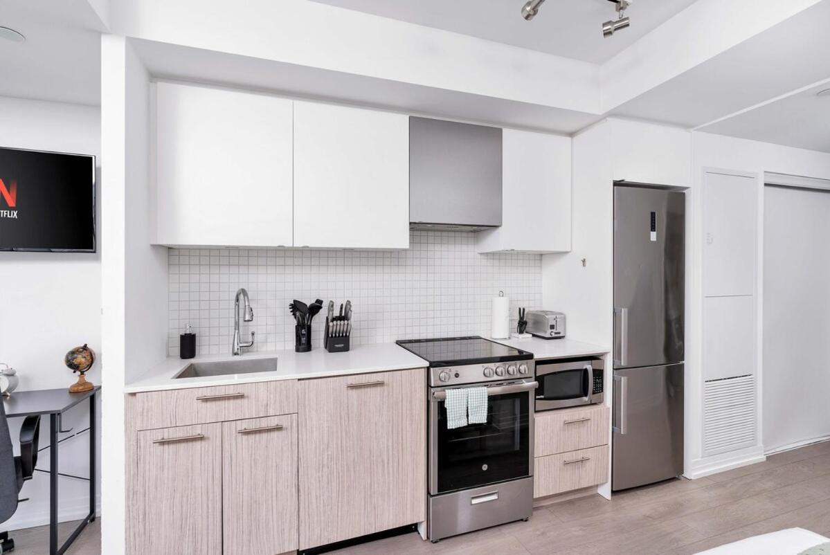 Chic Studio by Eaton Centre