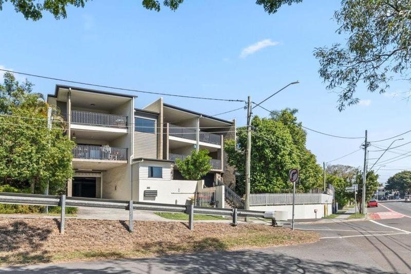 Brisbane Vacations - Beautiful Norman Park apartment - Property Image 44