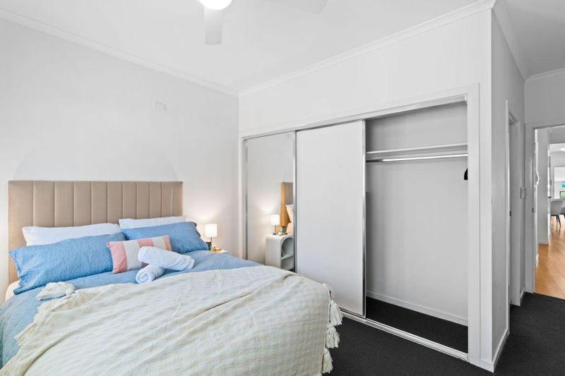 Brisbane Vacations - Beautiful Norman Park apartment - Property Image 2