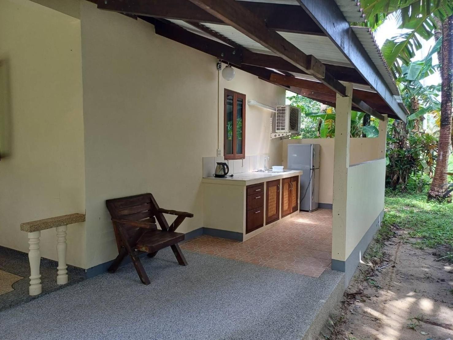 Lake View Bungalows
