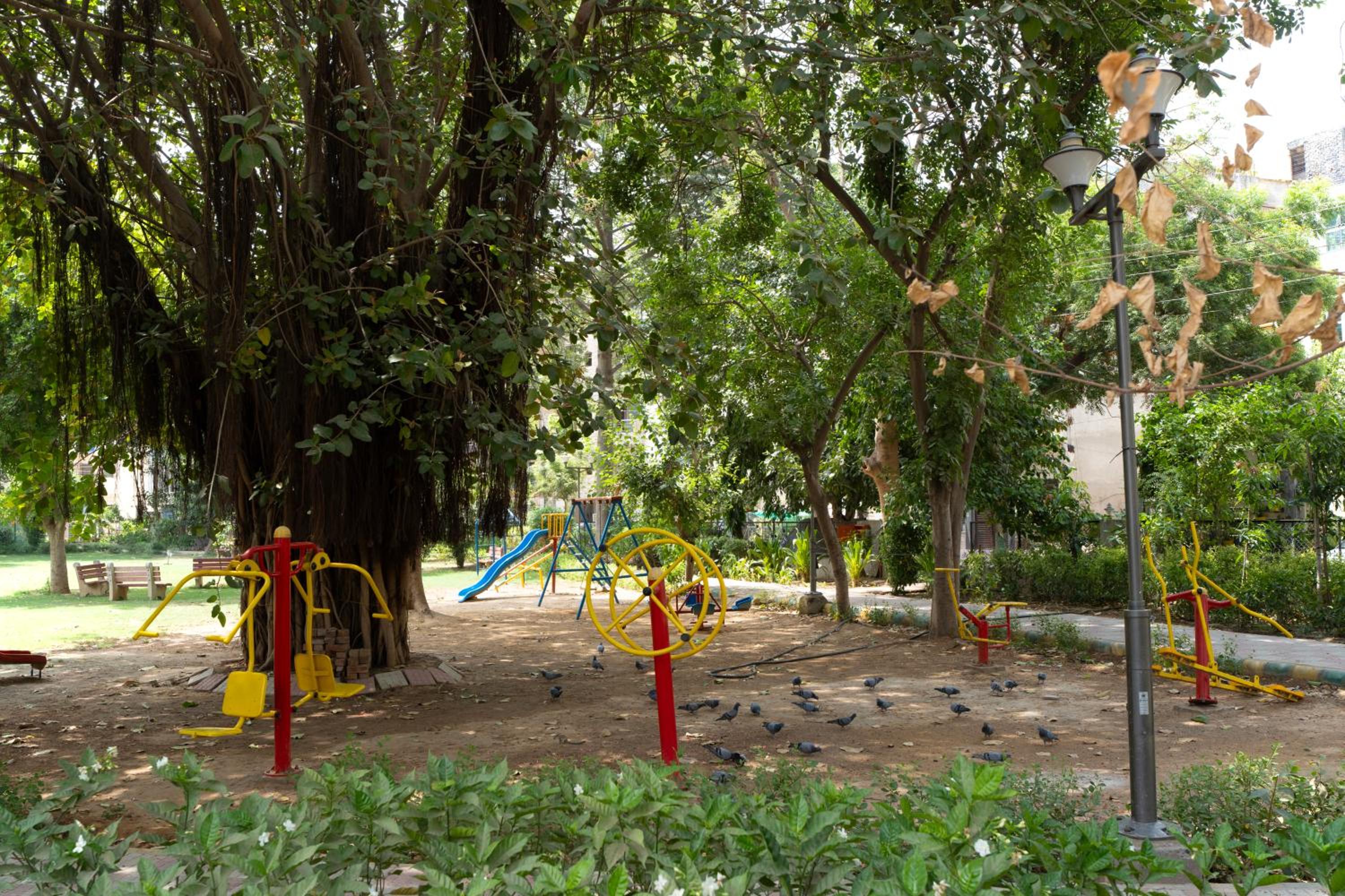 The Lodgers Luxury 1 BHK Serviced Apartment in Gurugram Near Millennium City Centre Metro