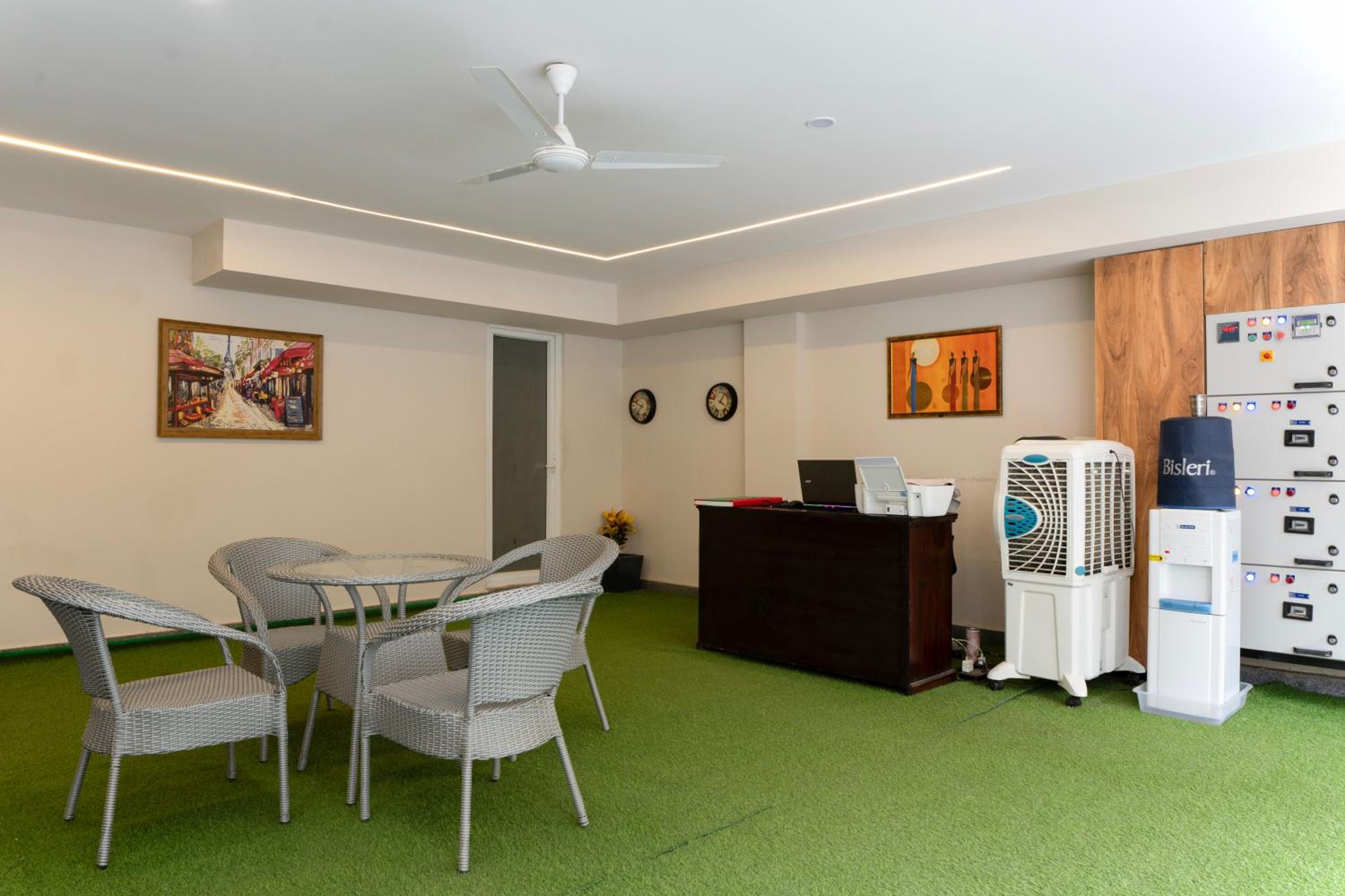 The Lodgers Luxury 1 BHK Serviced Apartment in Gurugram Near Millennium City Centre Metro