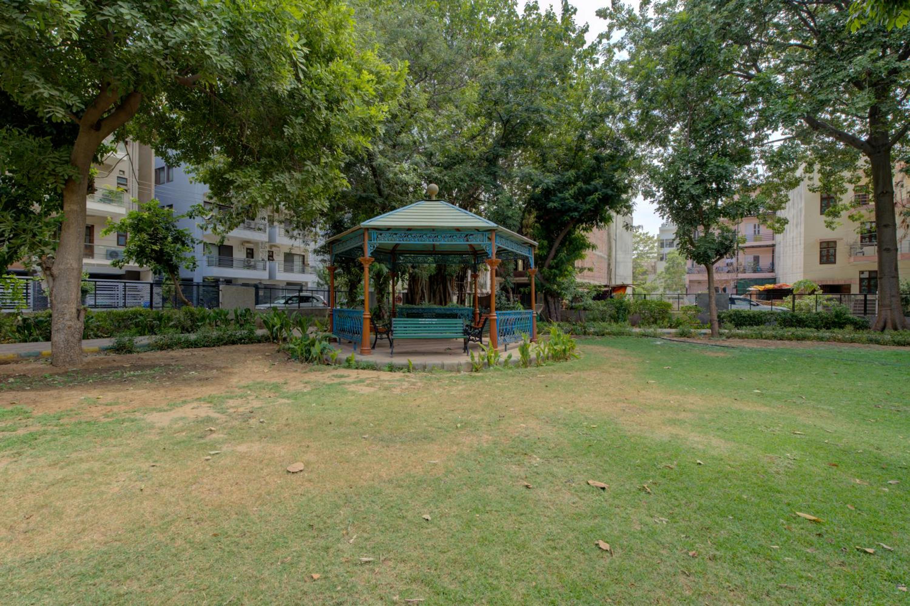 The Lodgers Luxury 1 BHK Serviced Apartment in Gurugram Near Millennium City Centre Metro