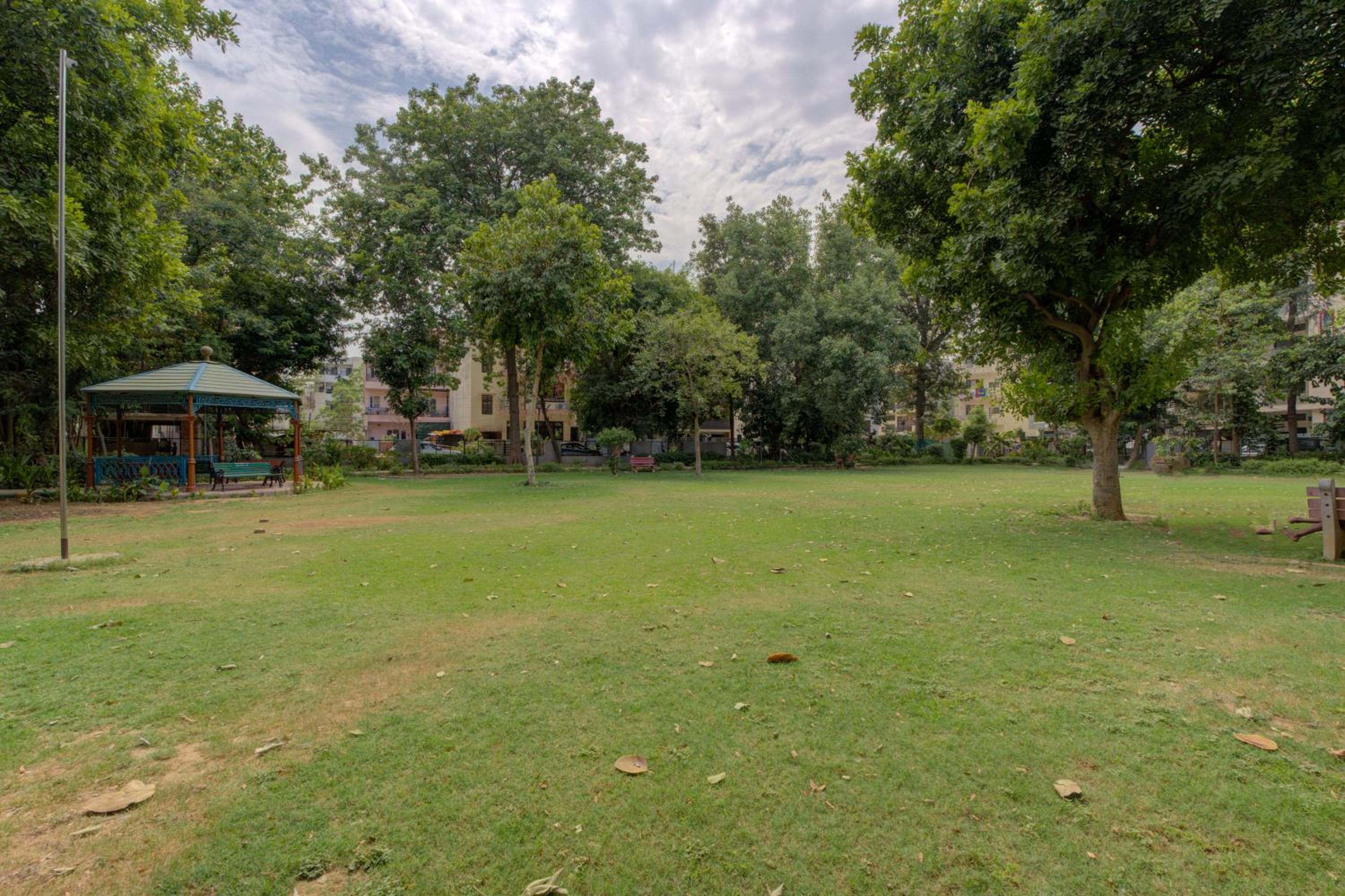 The Lodgers Luxury 1 BHK Serviced Apartment in Gurugram Near Millennium City Centre Metro