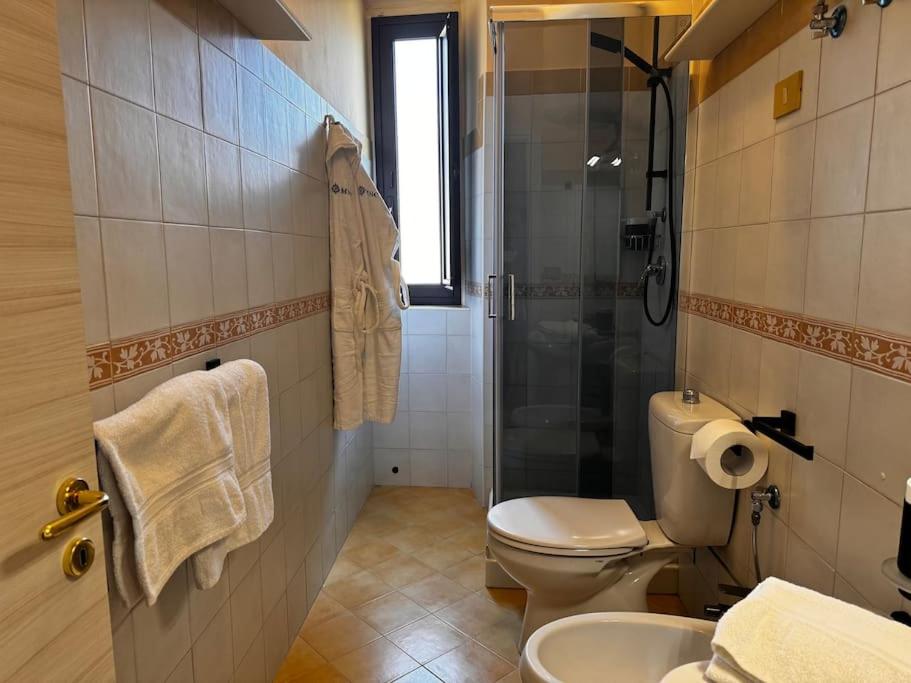 MF House en Taormina — bathroom