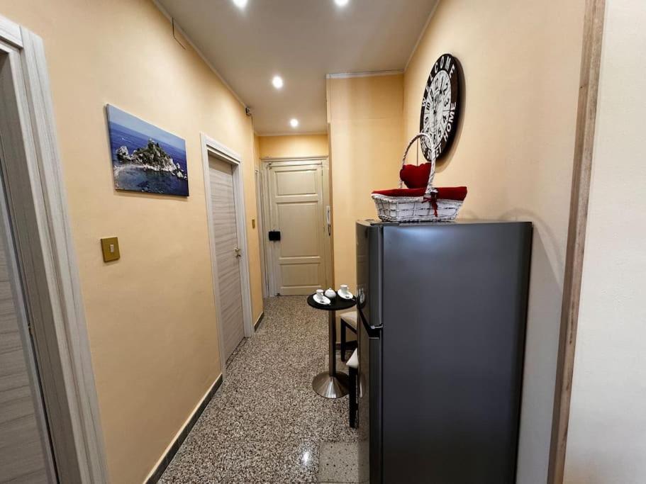 MF House en Taormina — kitchen