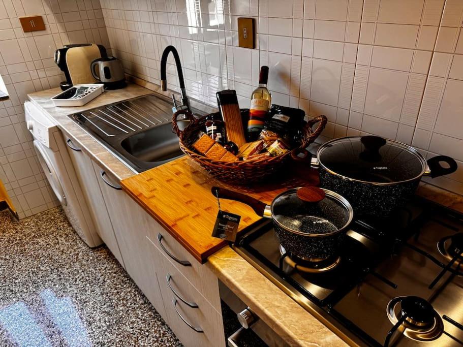 MF House en Taormina — kitchen