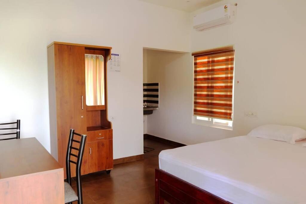 1BR villa with a picturesque river view Dahlia view 4