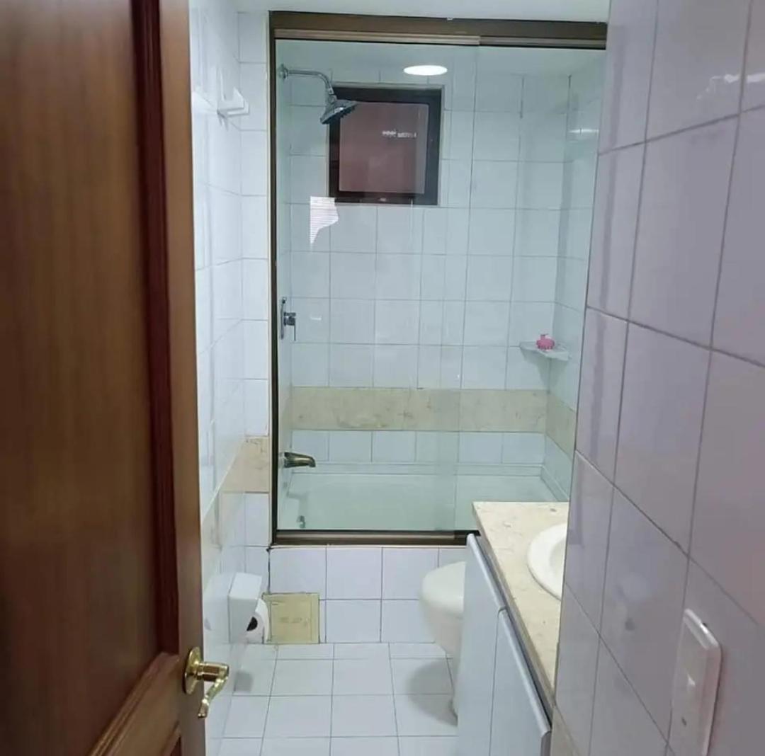 Apto grande cómodo en zona chapinero Alto 2 Hab grandes