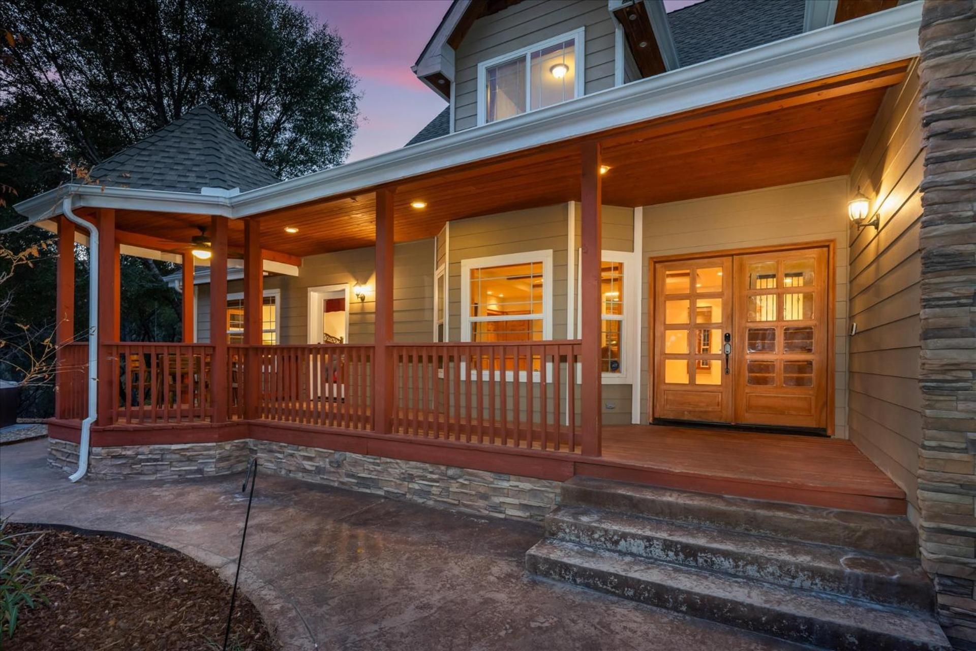 Rathore Von Liecthi Lodge with spaarcade roomplayground and more view 5