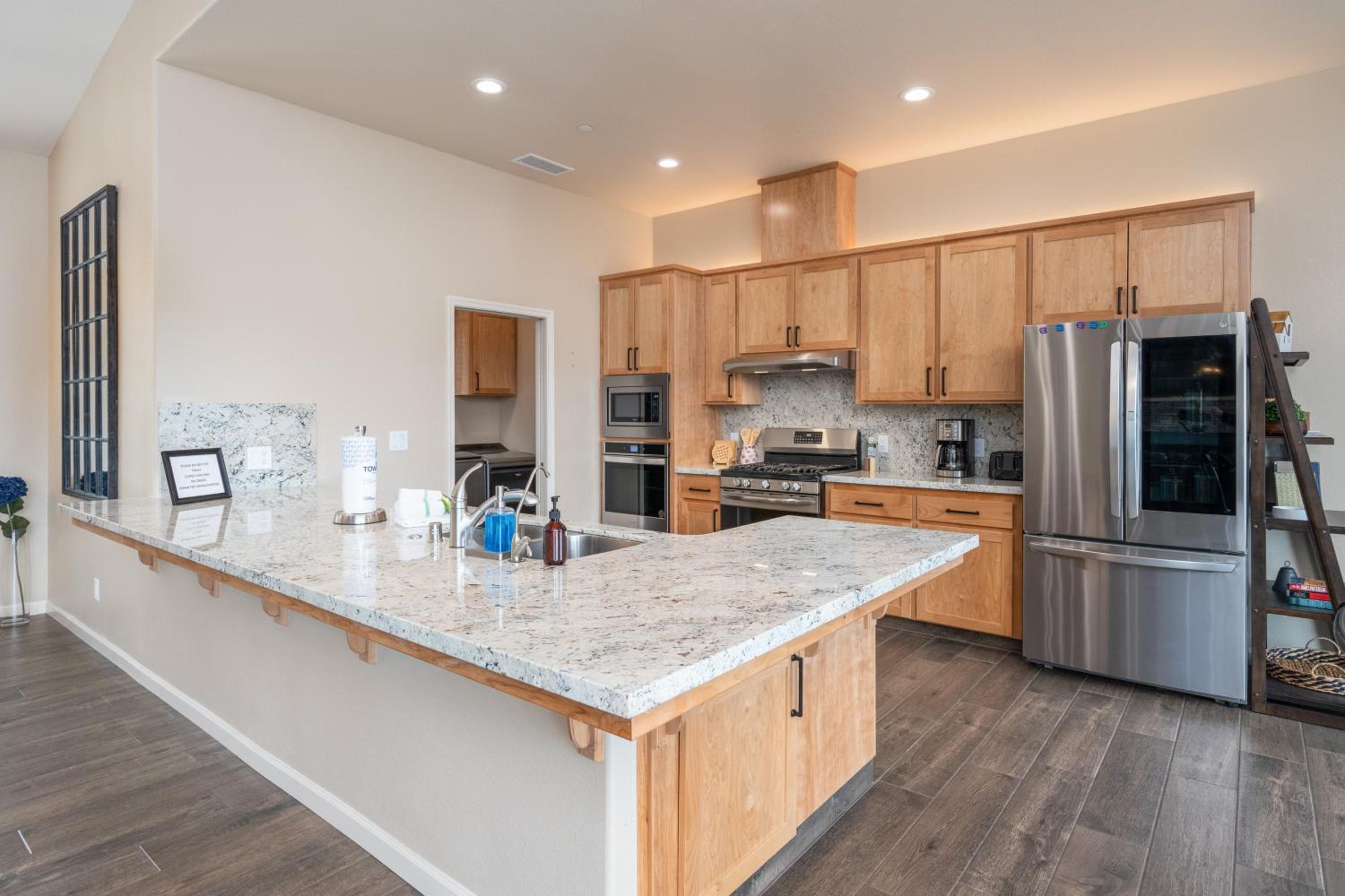 Mountain View House with hot tub, putting green, stunning views view 5