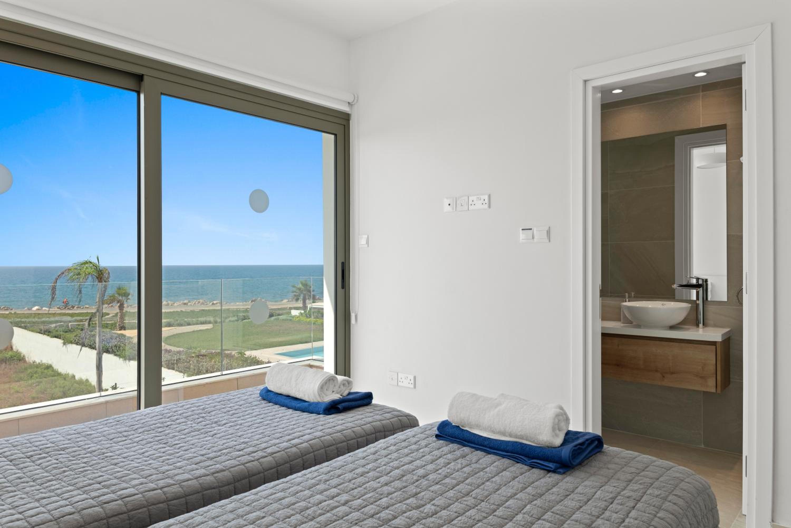 Serenity Waves Villa 6