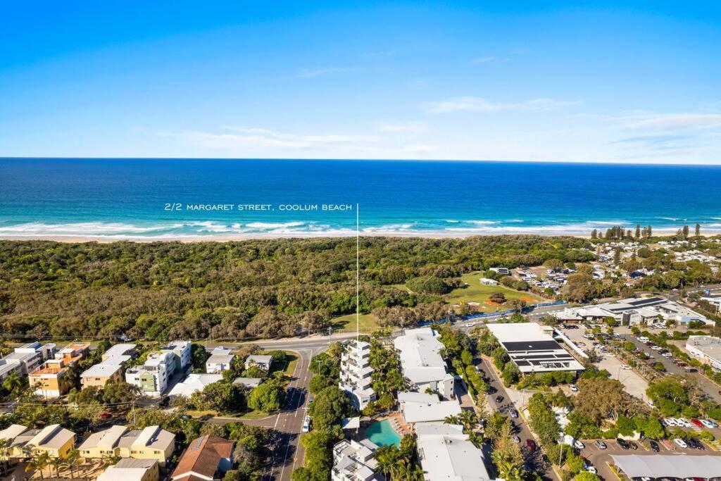 Villa Two Coolum, opposite beach, 4 pools
