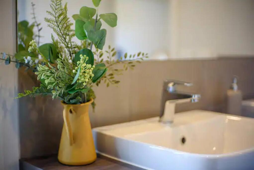 Family-Friendly Gorgeous Farm House TF1952New