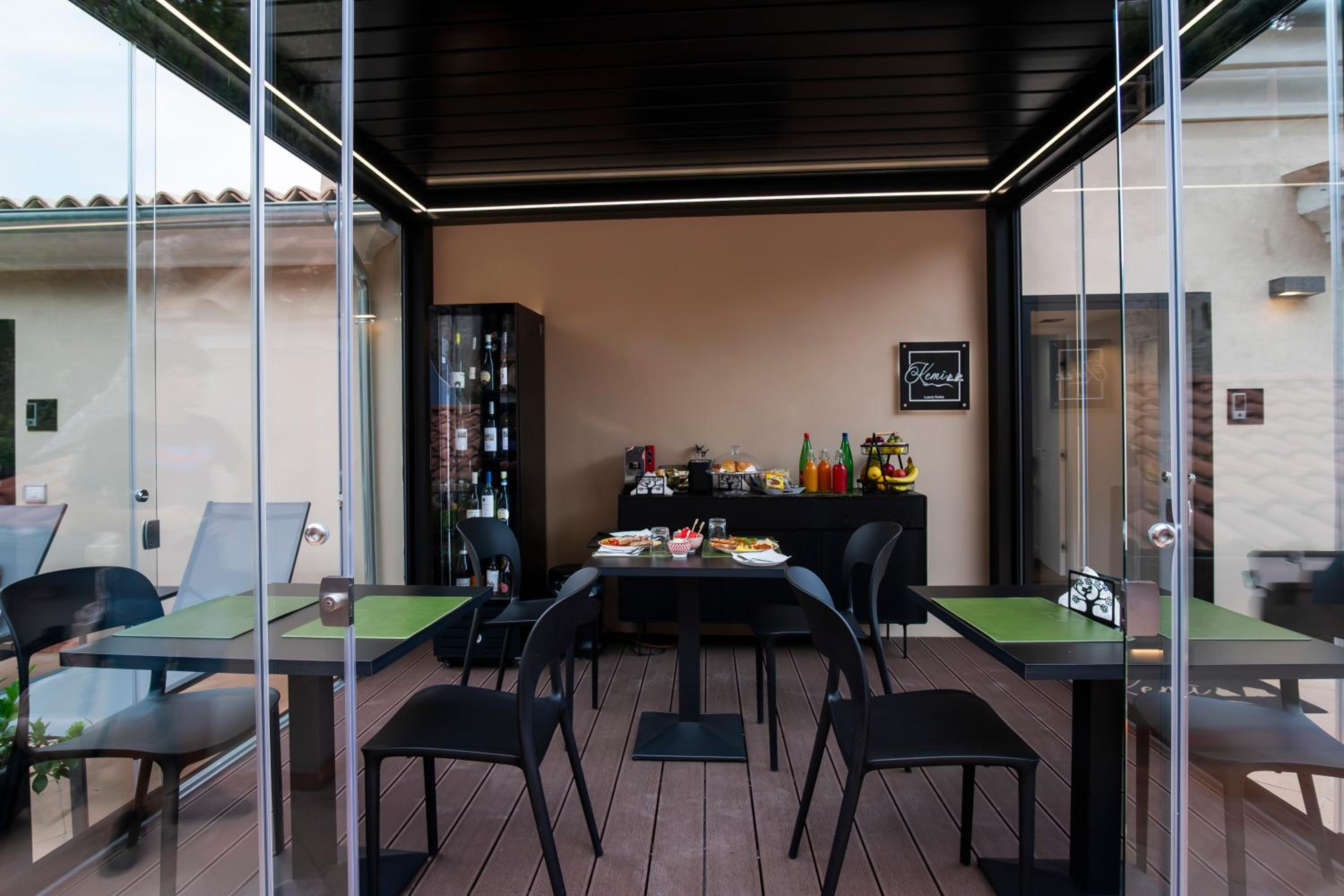 Kemì Luxury Suites view 3